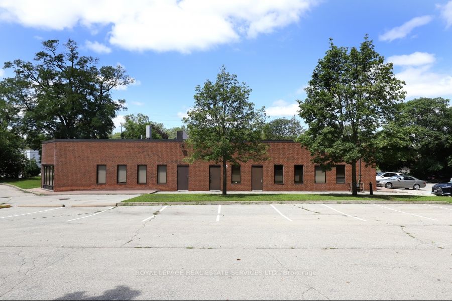 1654 Lakeshore Road Property Photo 12