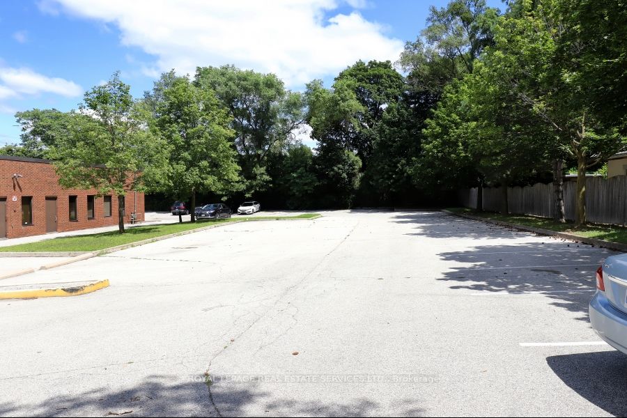 1654 Lakeshore Road Property Photo 14