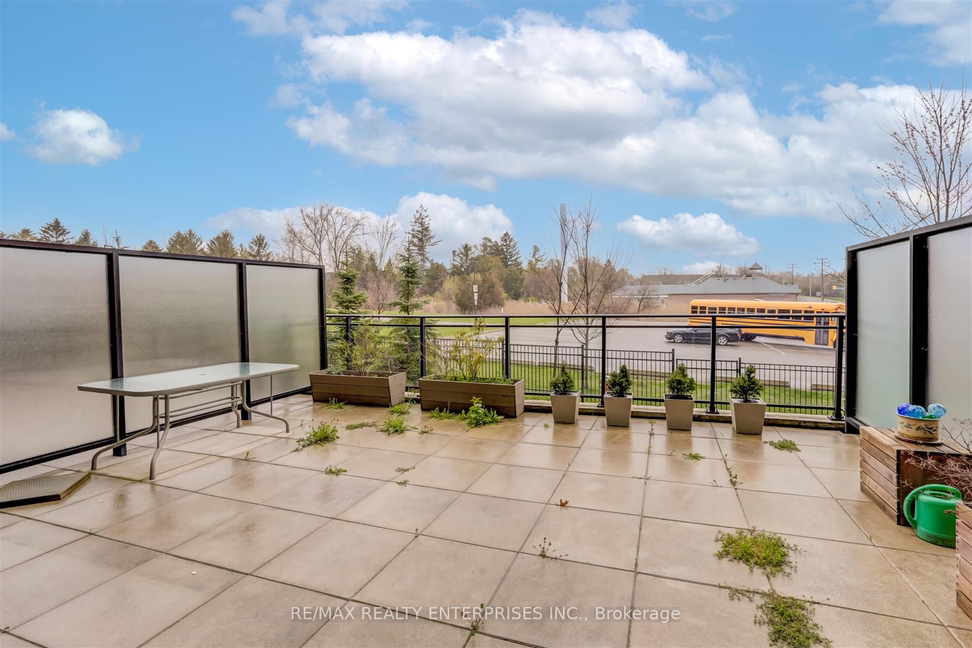 #gr25 - 1575 Lakeshore Road Property Photo 12