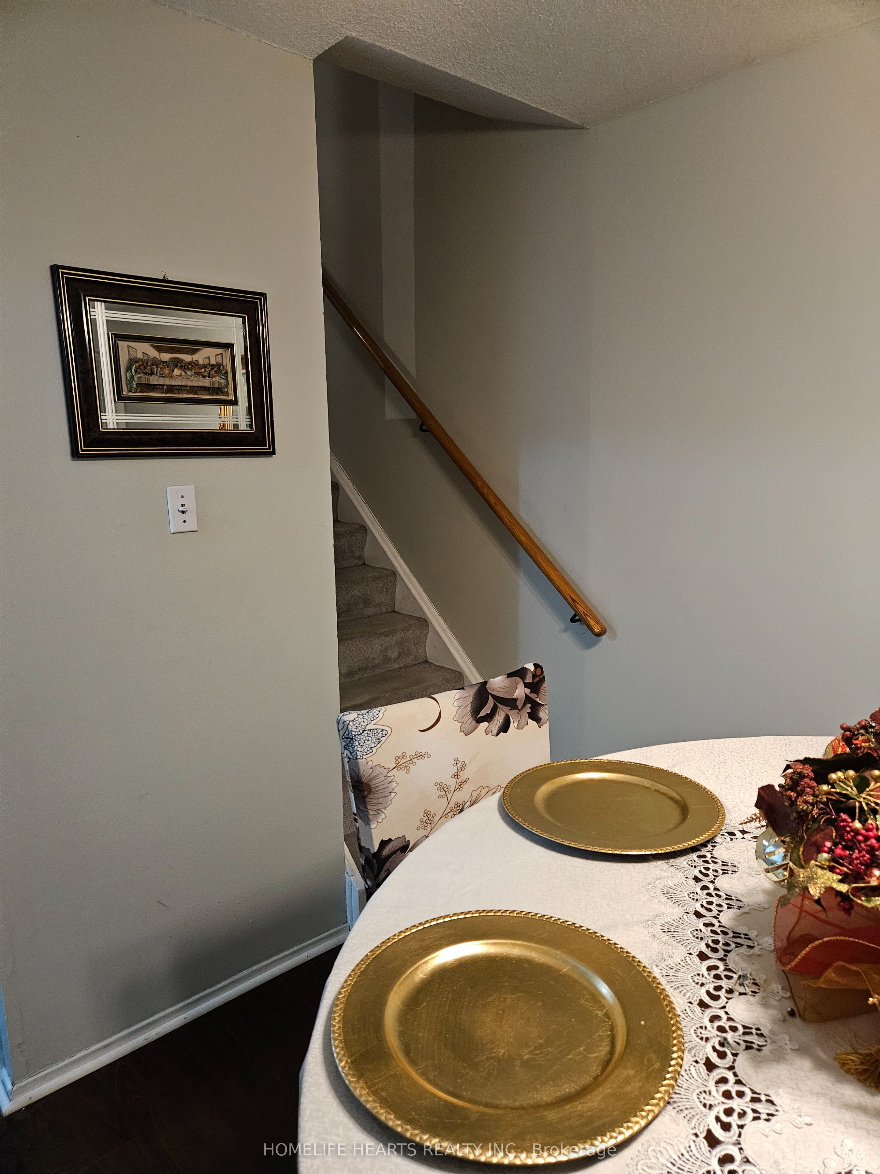 #7 - 1051 Cedarglen Gate Property Photo 13
