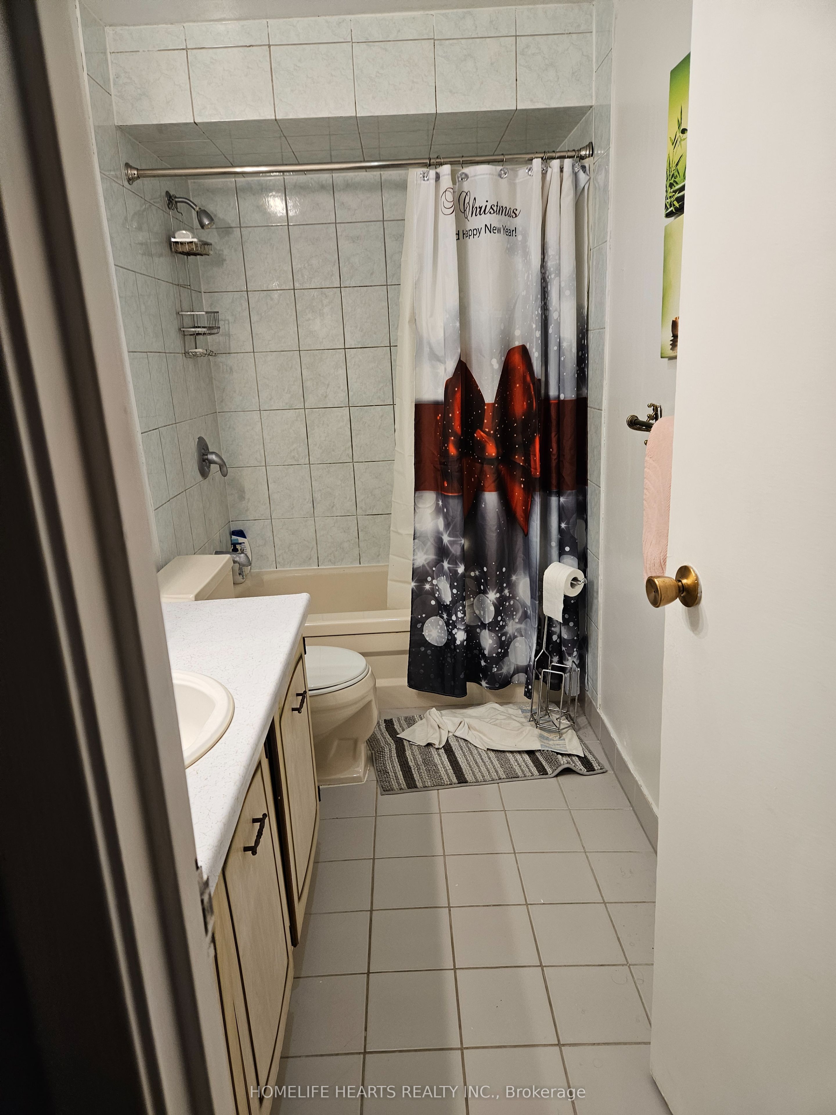 #7 - 1051 Cedarglen Gate Property Photo 15