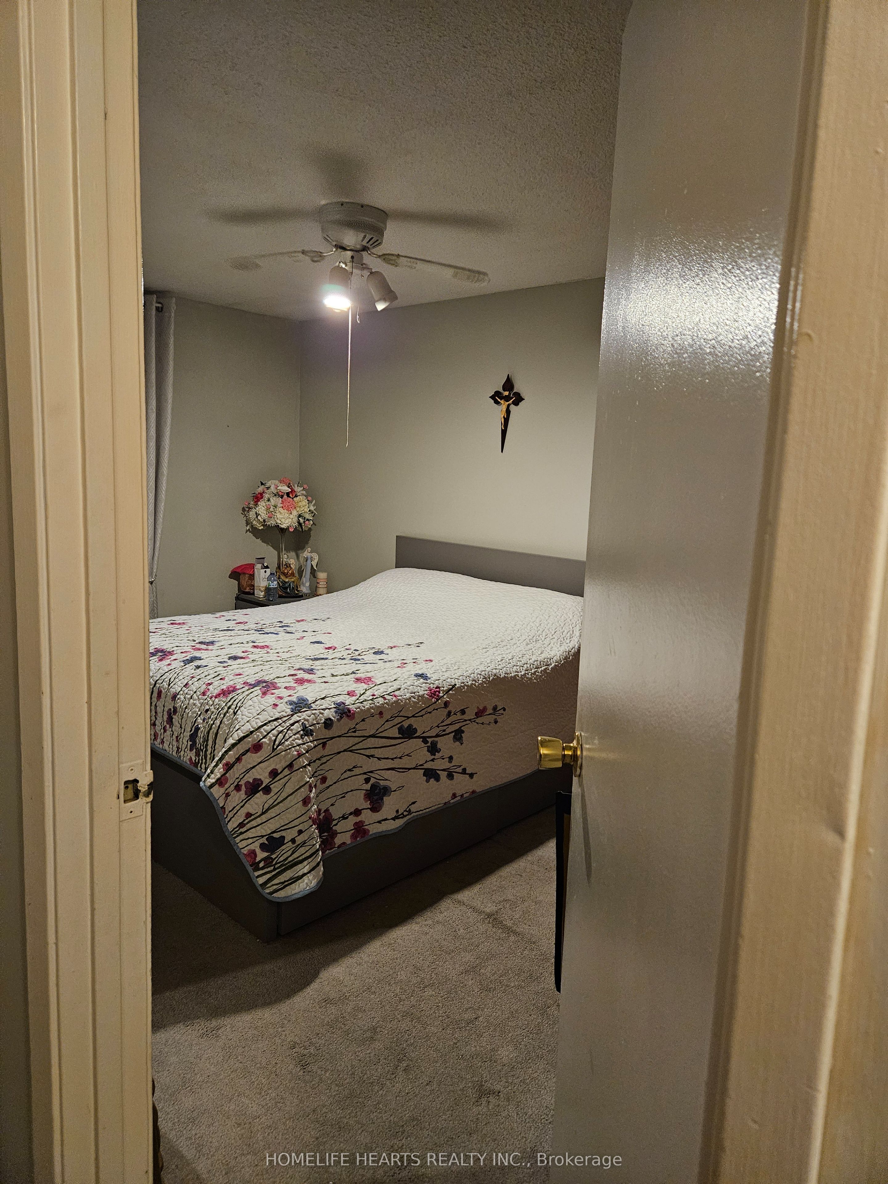 #7 - 1051 Cedarglen Gate Property Photo 17