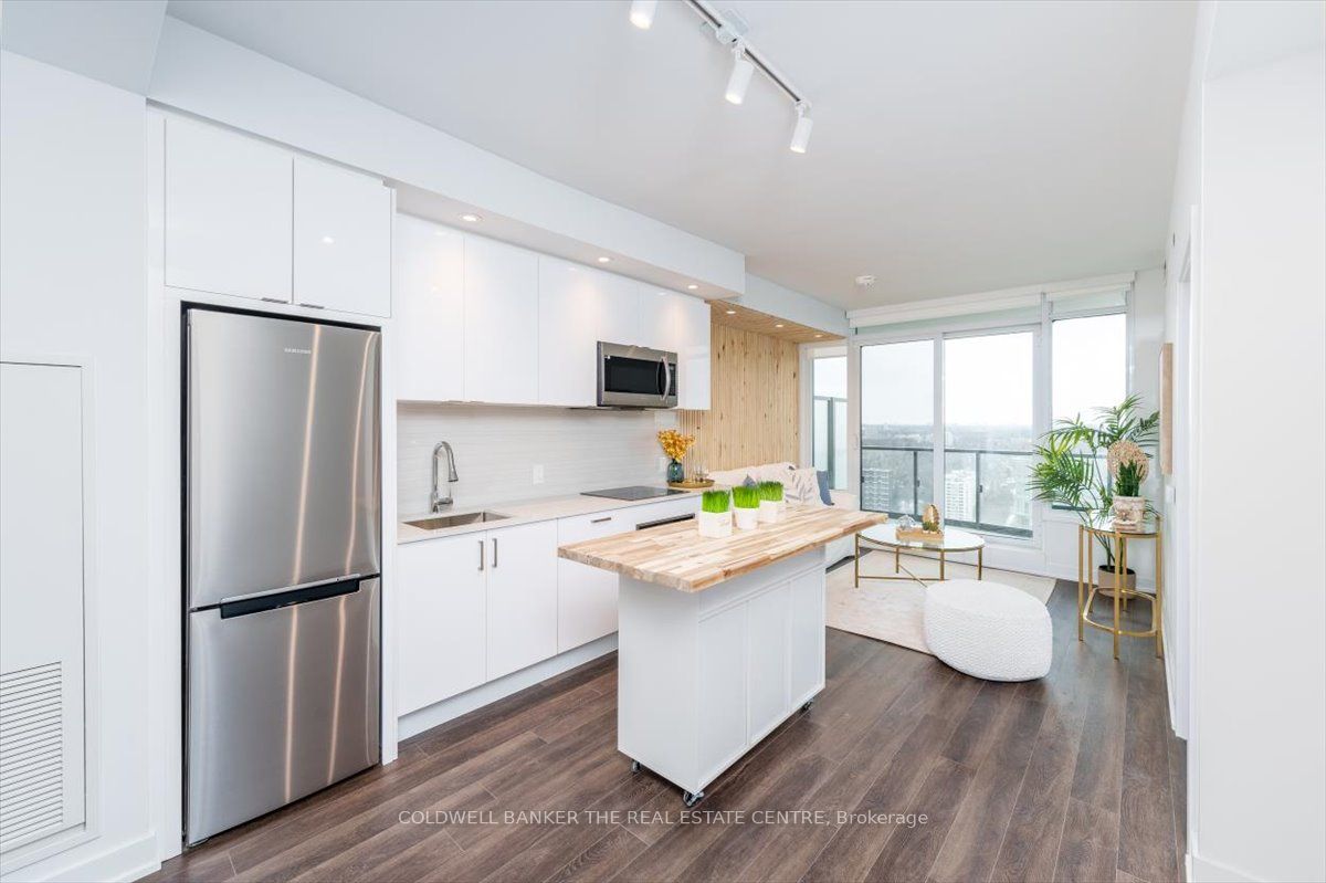 #3801 - 1928 Lakeshore Boulevard Property Photo 4