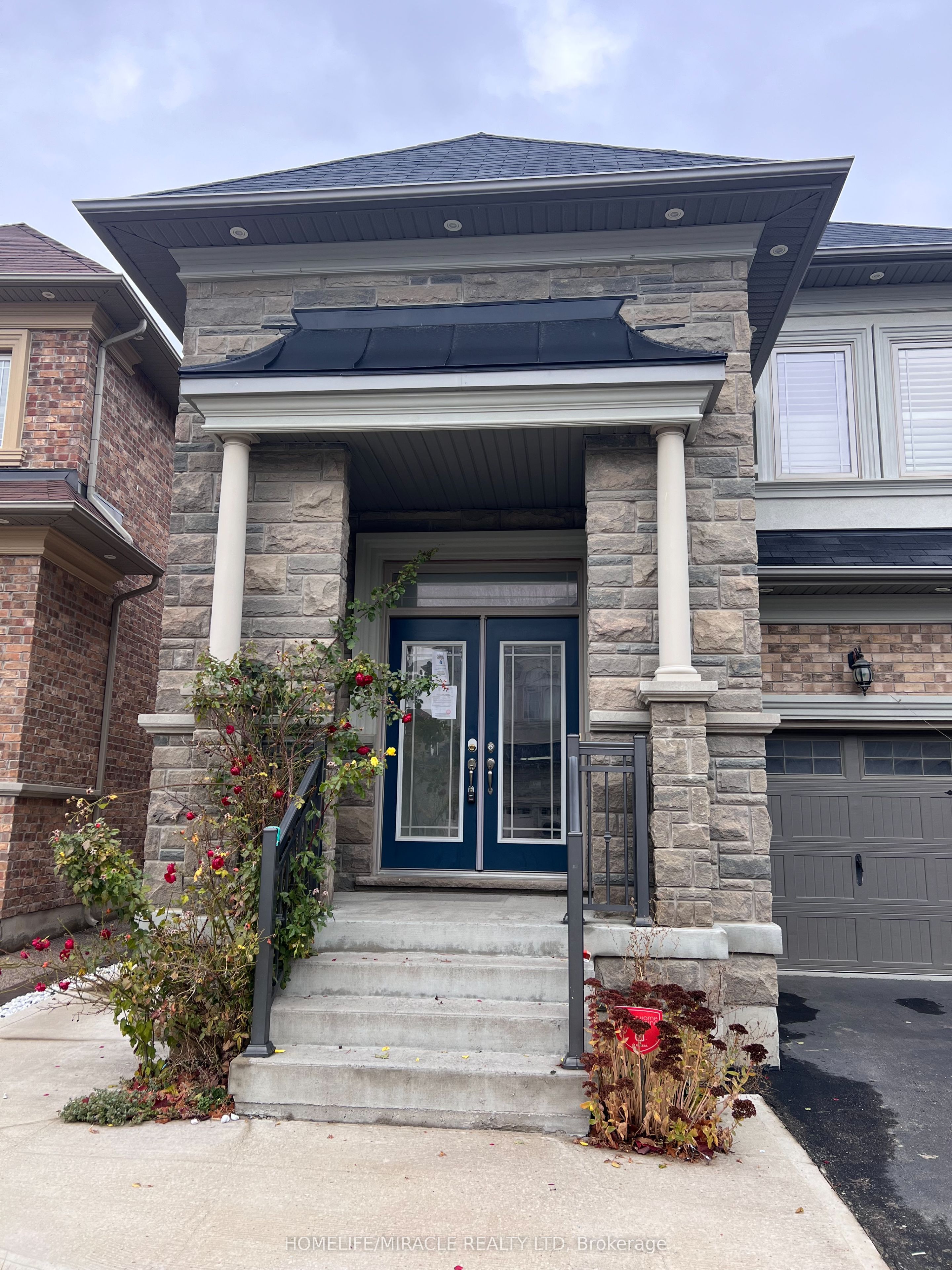 8 Arda Crescent Property Photo 4