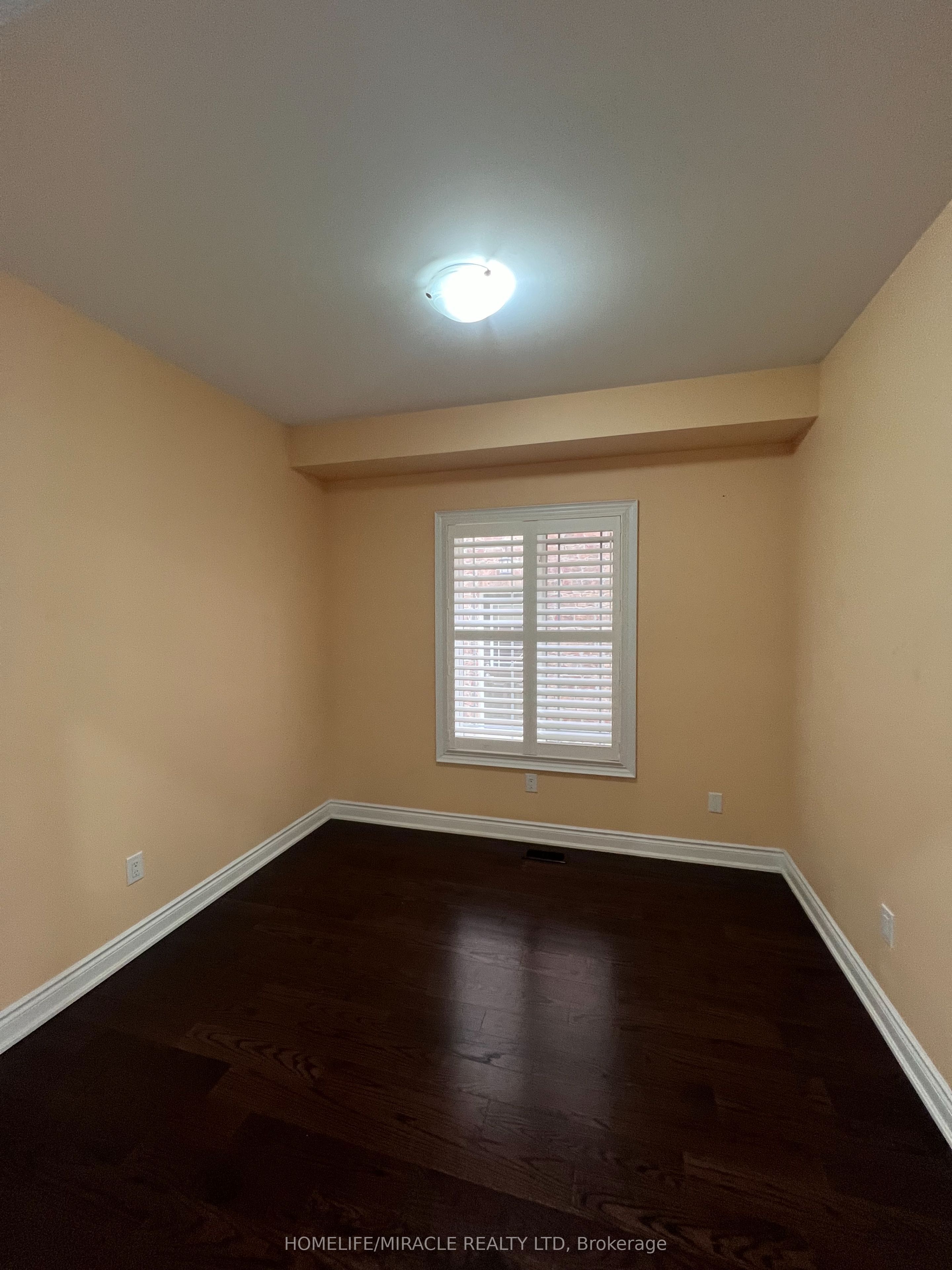 8 Arda Crescent Property Photo 11