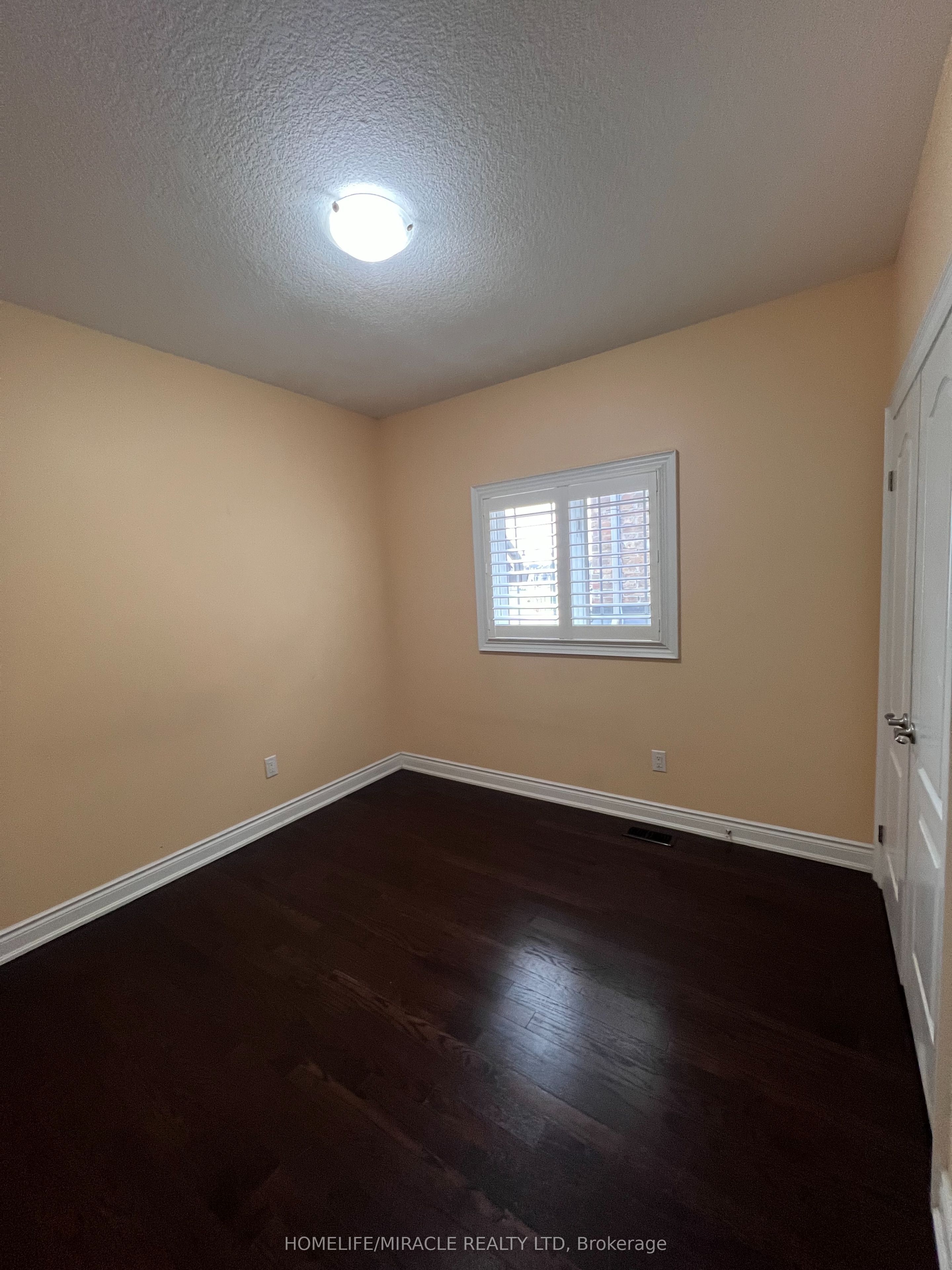 8 Arda Crescent Property Photo 24