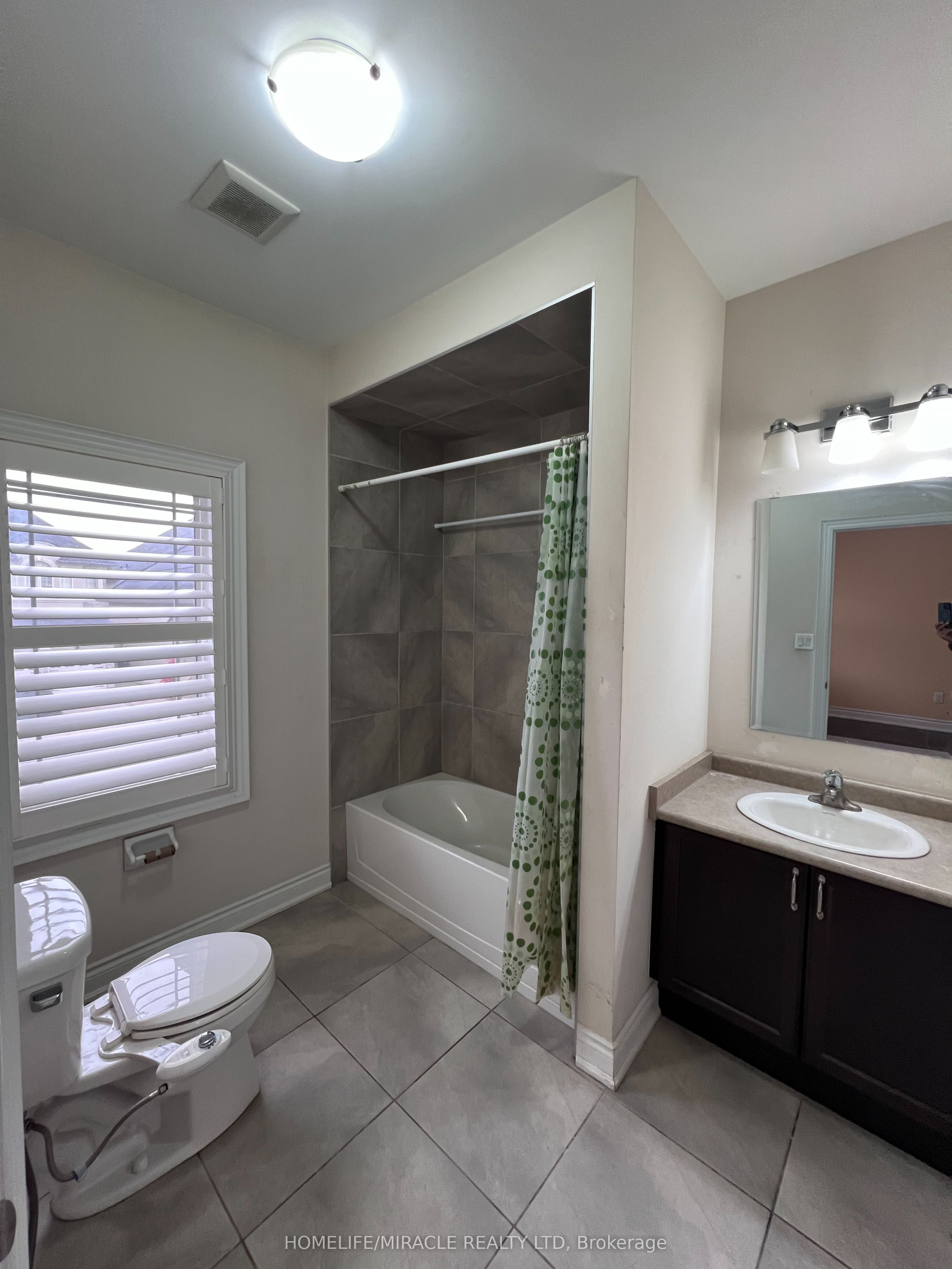 8 Arda Crescent Property Photo 27