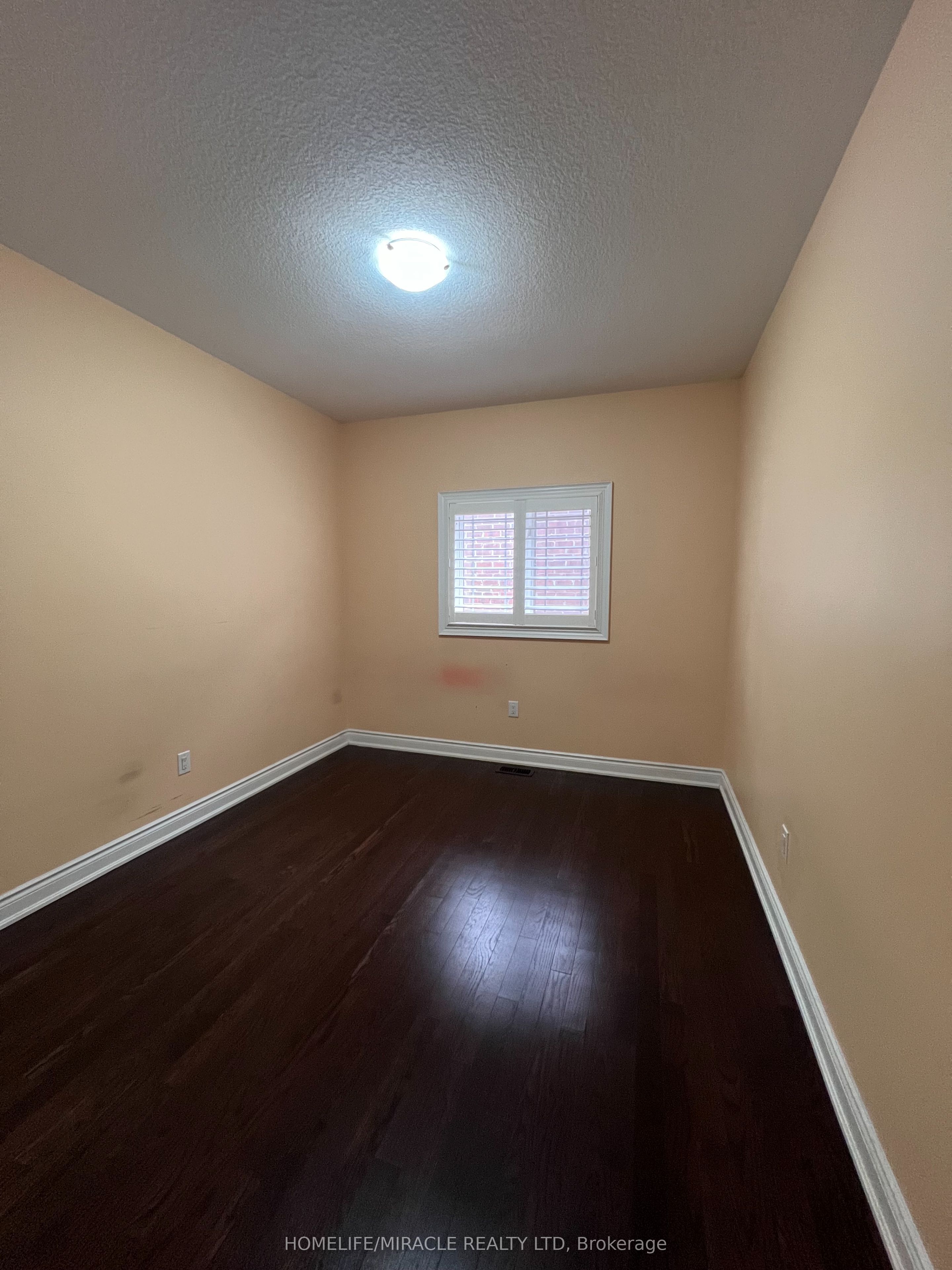 8 Arda Crescent Property Photo 28