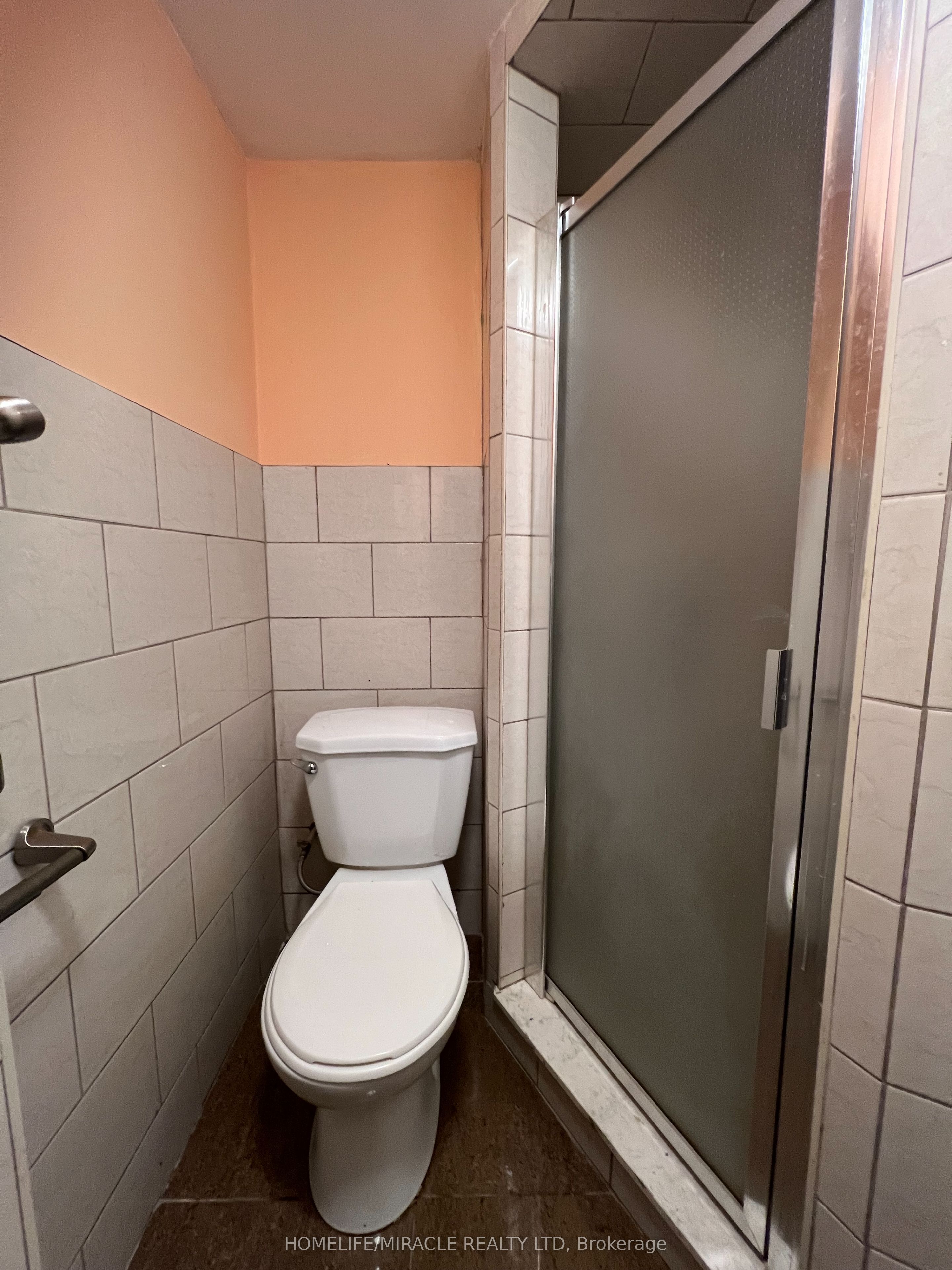 8 Arda Crescent Property Photo 37