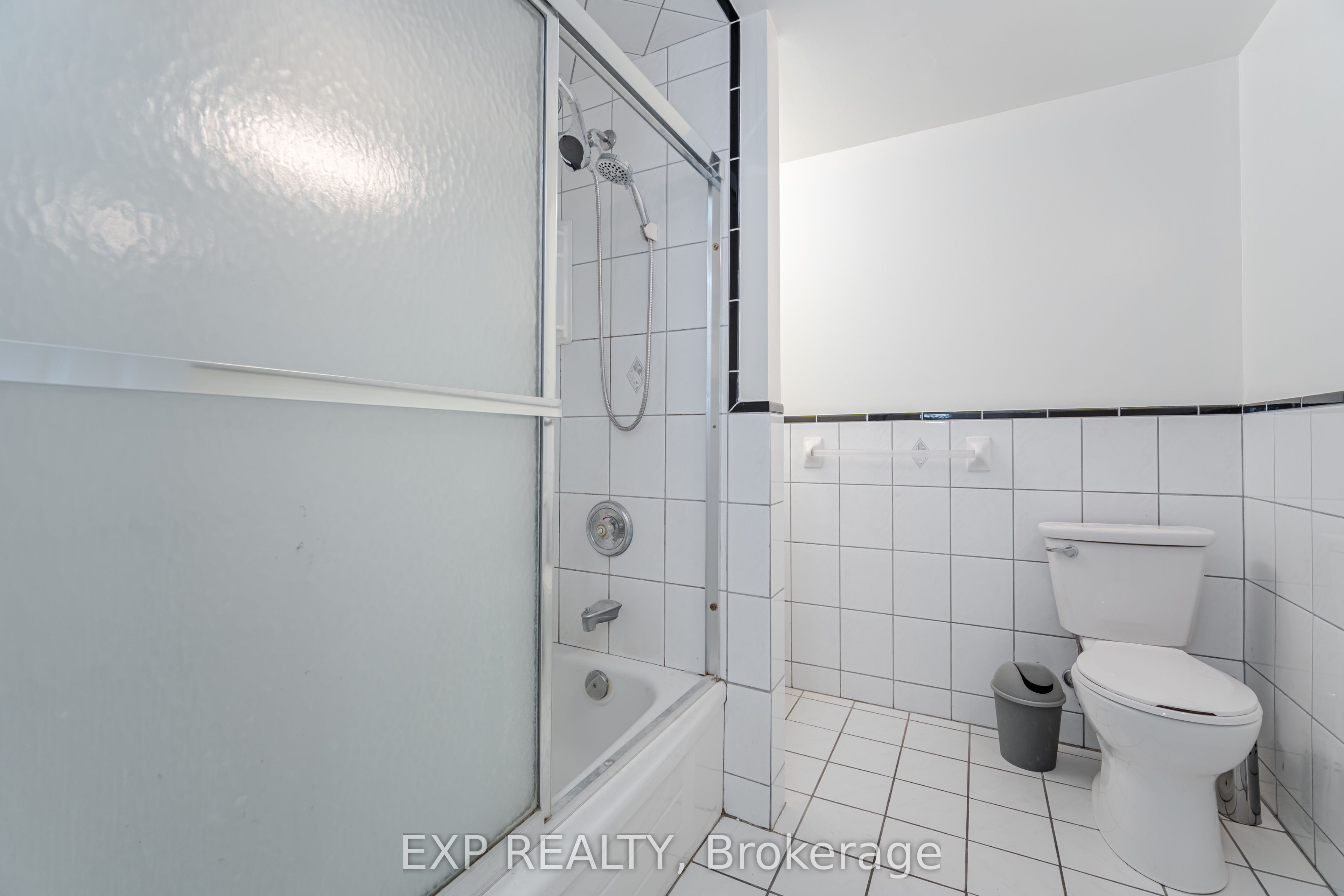 #2nd Fl - 174 Evelyn Avenue Property Photo 24