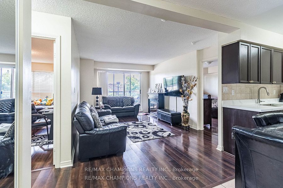 #216 - 300 Ray Lawson Boulevard Property Photo 2