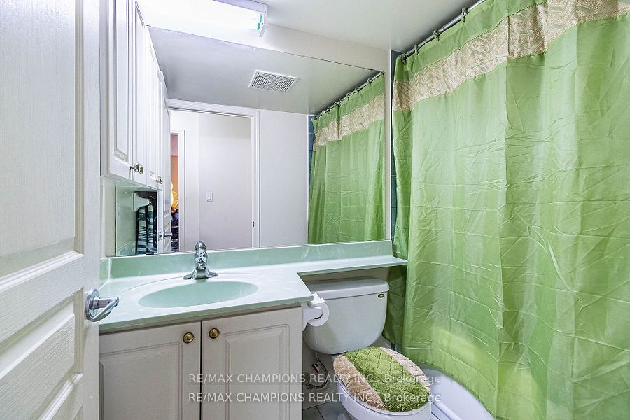 #216 - 300 Ray Lawson Boulevard Property Photo 7