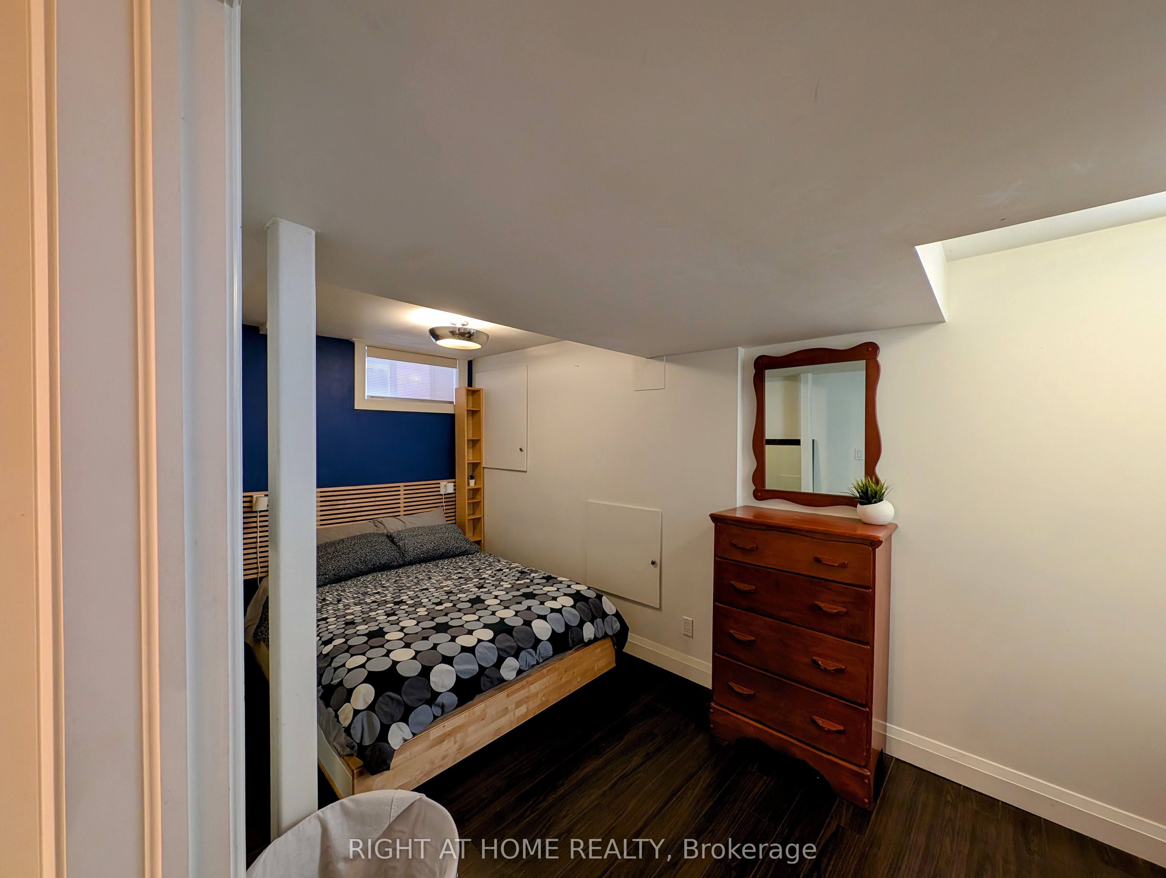 #b - 297 Keele Street Property Photo 7