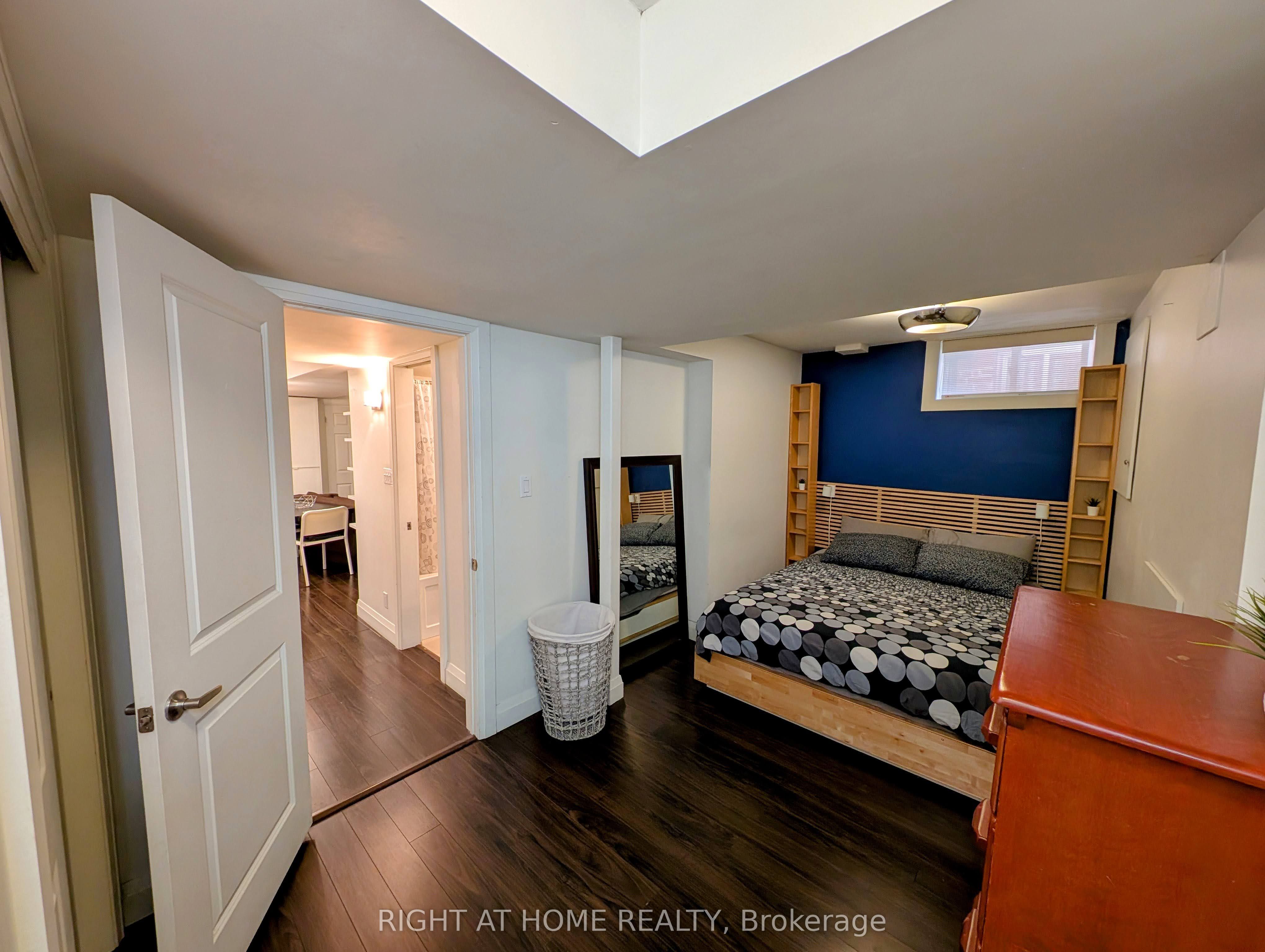 #b - 297 Keele Street Property Photo 8