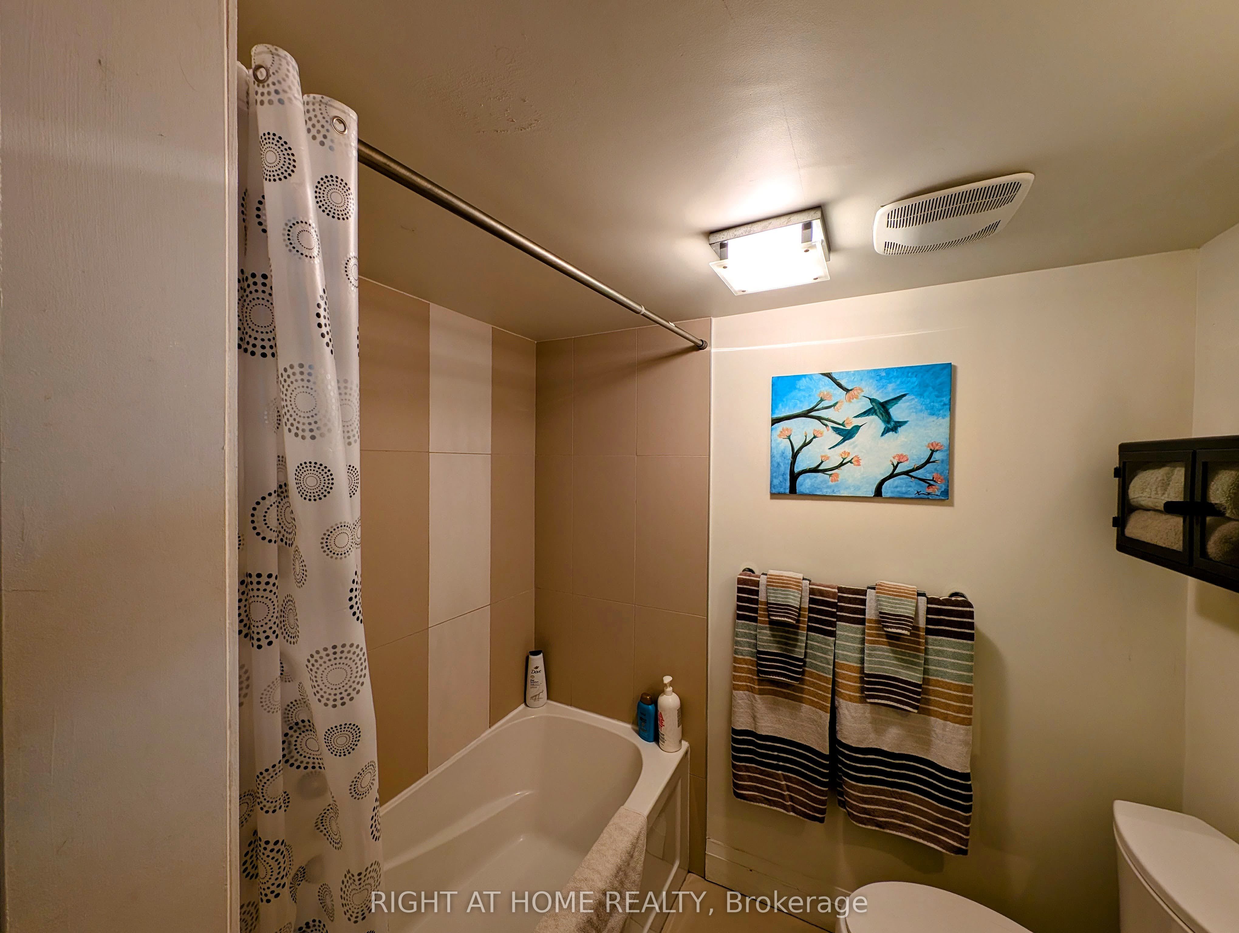 #b - 297 Keele Street Property Photo 9
