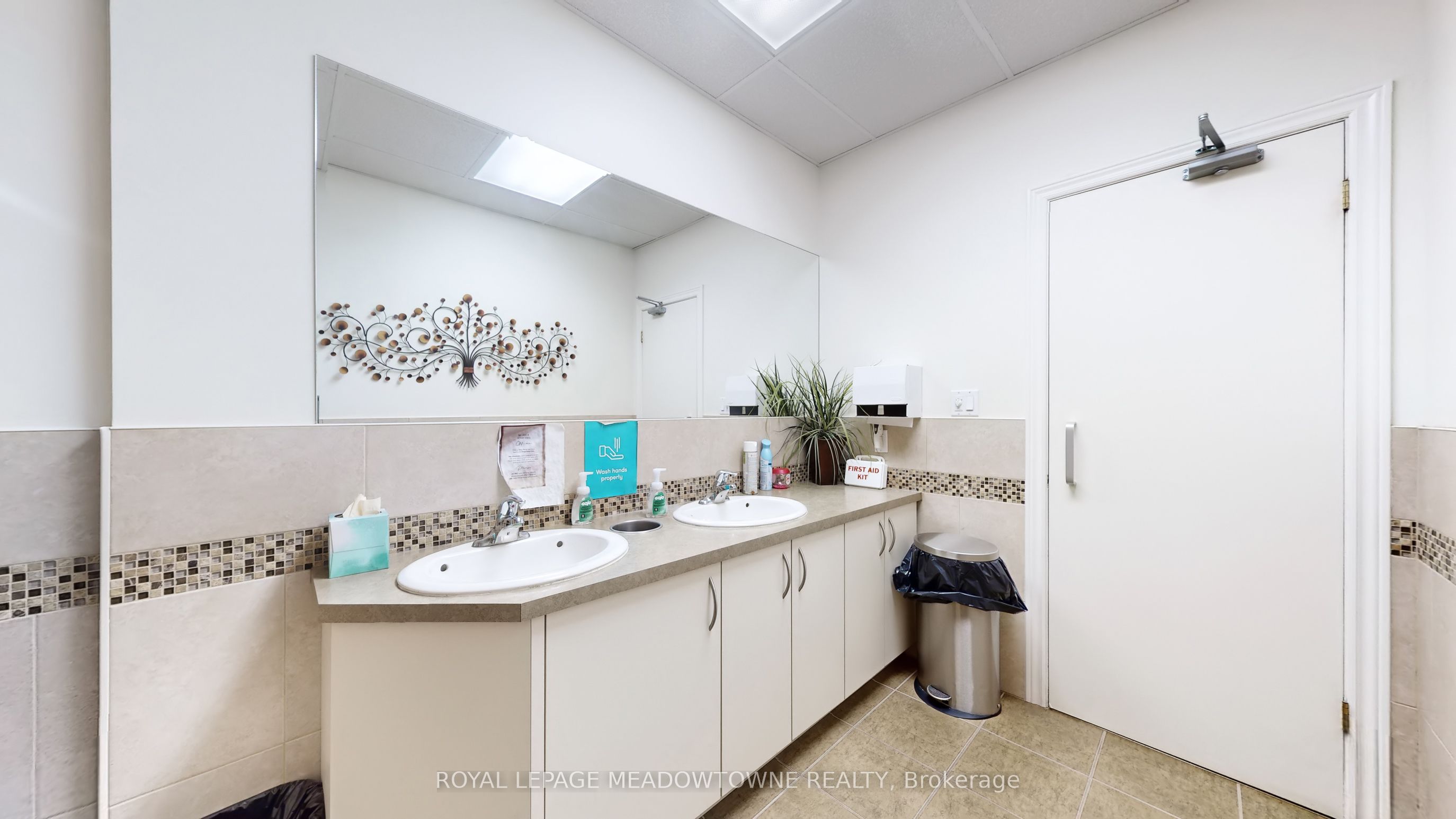 #suite B - 37 Main Street Property Photo 8