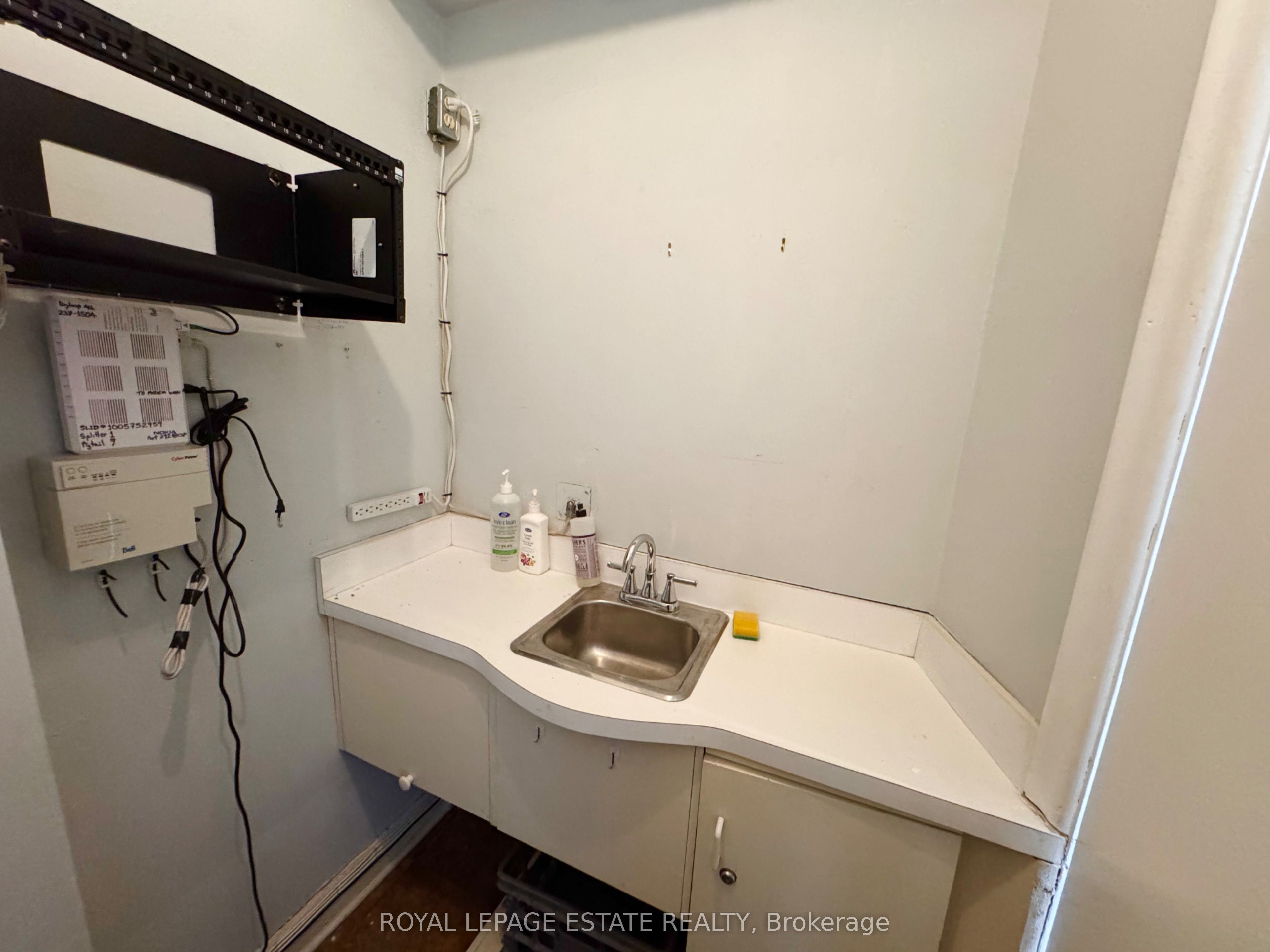 #205 - 4894-96 Dundas Street Property Photo 5