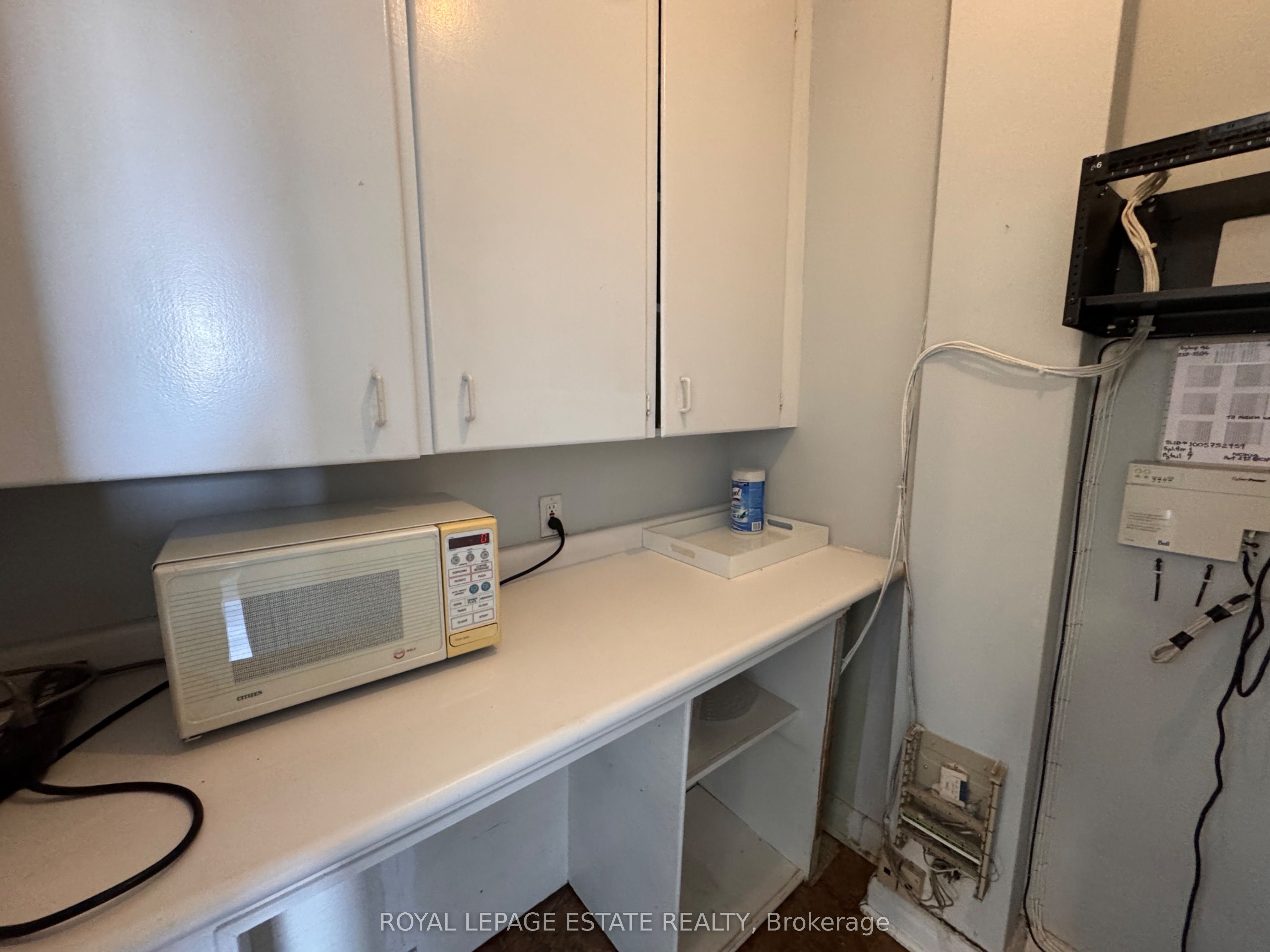 #205 - 4894-96 Dundas Street Property Photo 6
