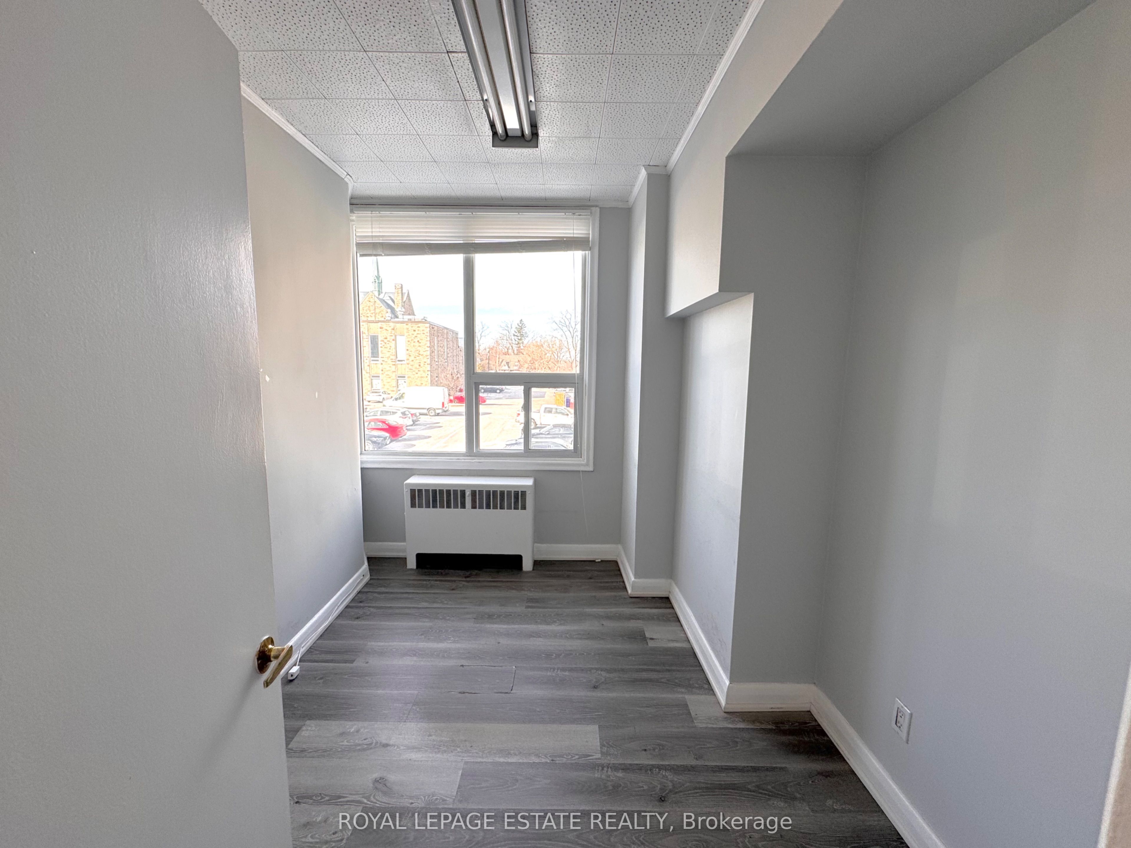 #205 - 4894-96 Dundas Street Property Photo 9