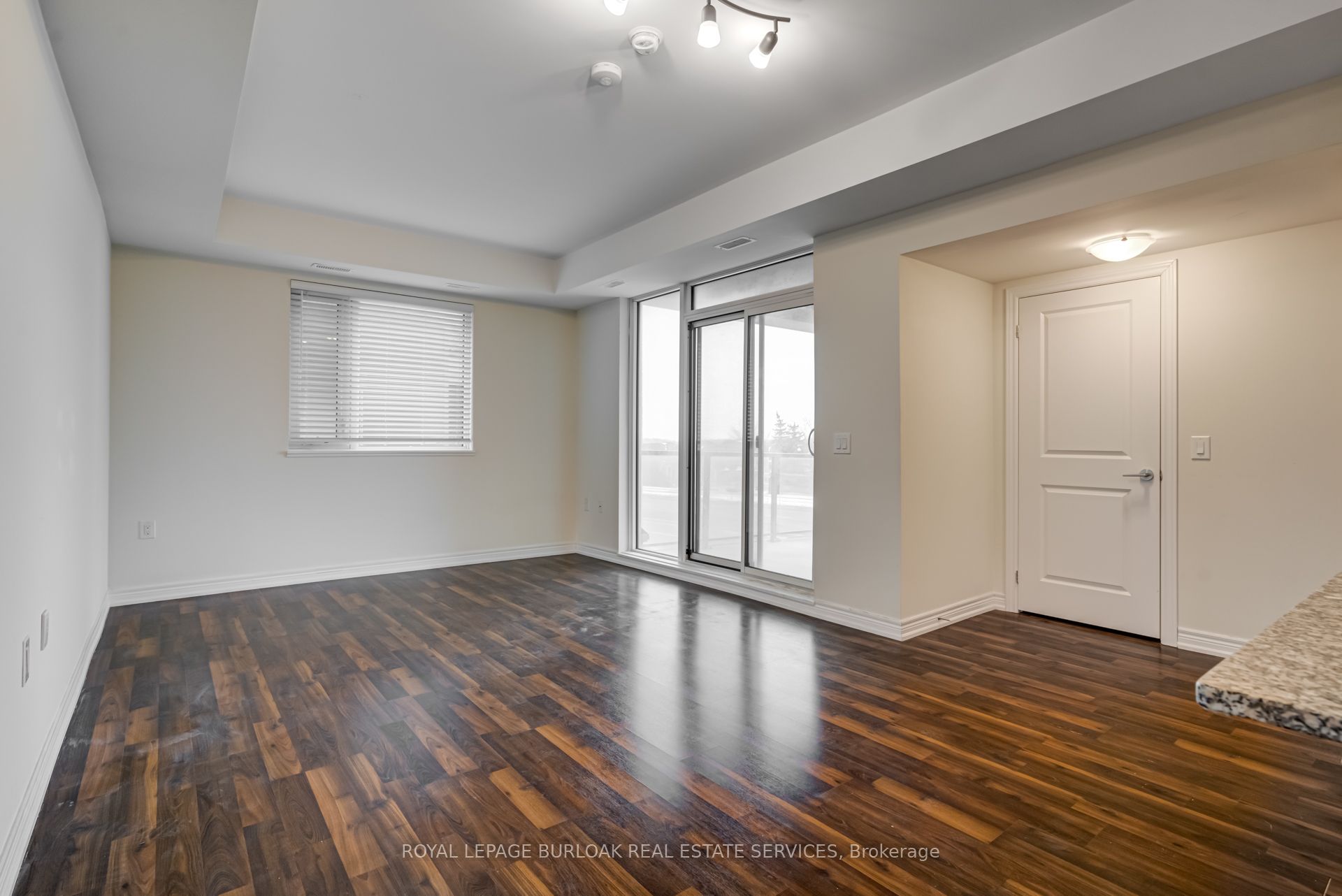 #206 - 2393 Bronte Road Property Photo 3