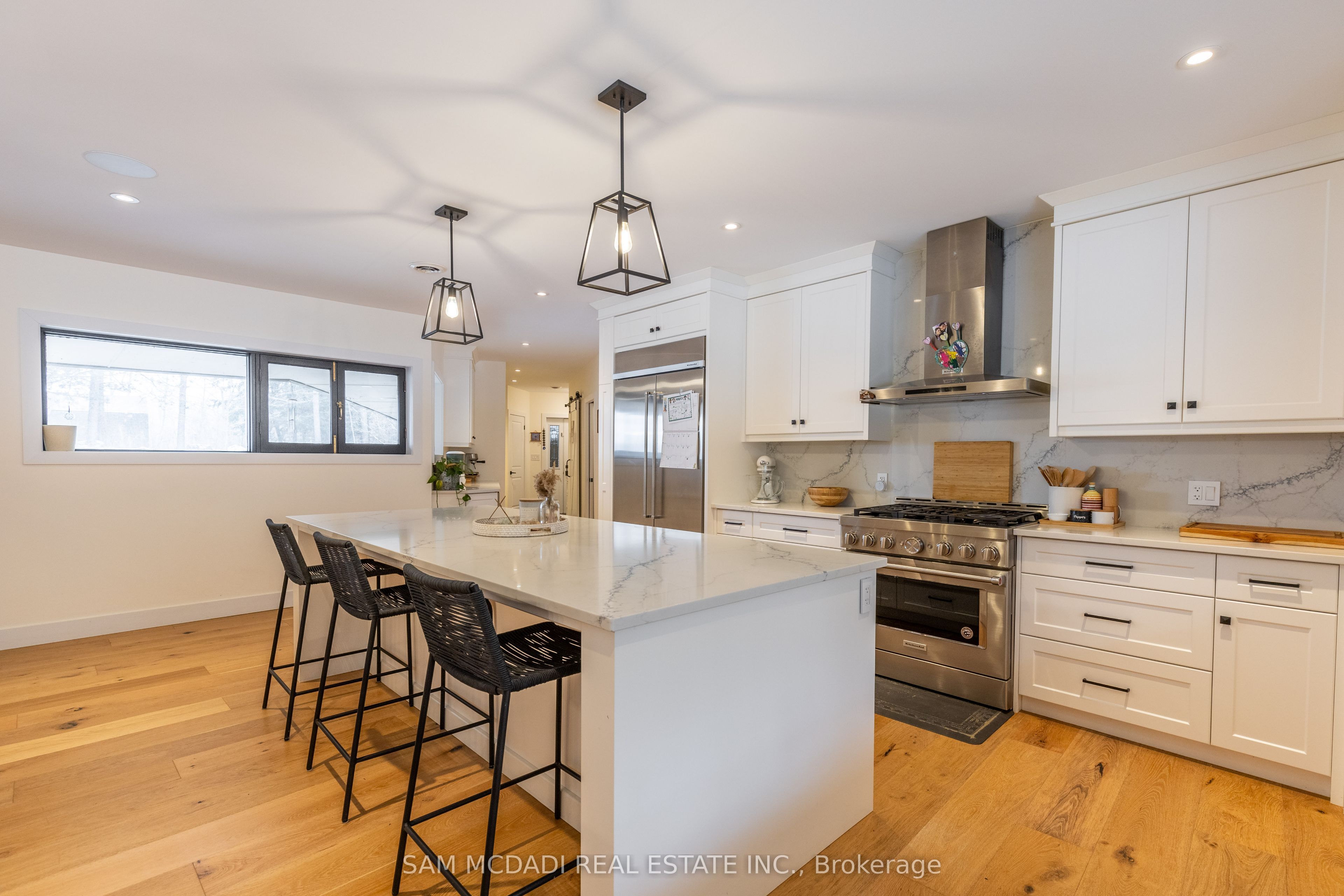 10530 Fifth Line Property Photo