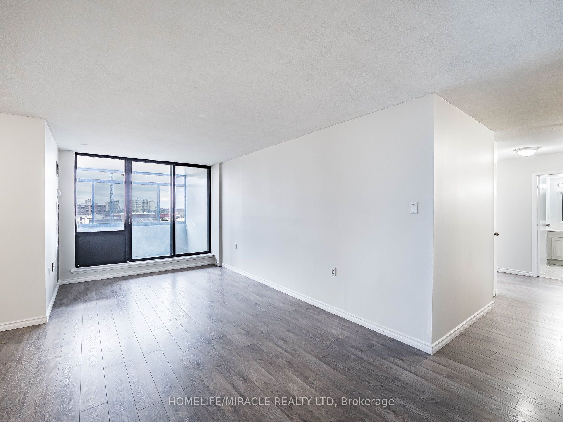 #1208 - 18 Knightbridge Road Property Photo 7