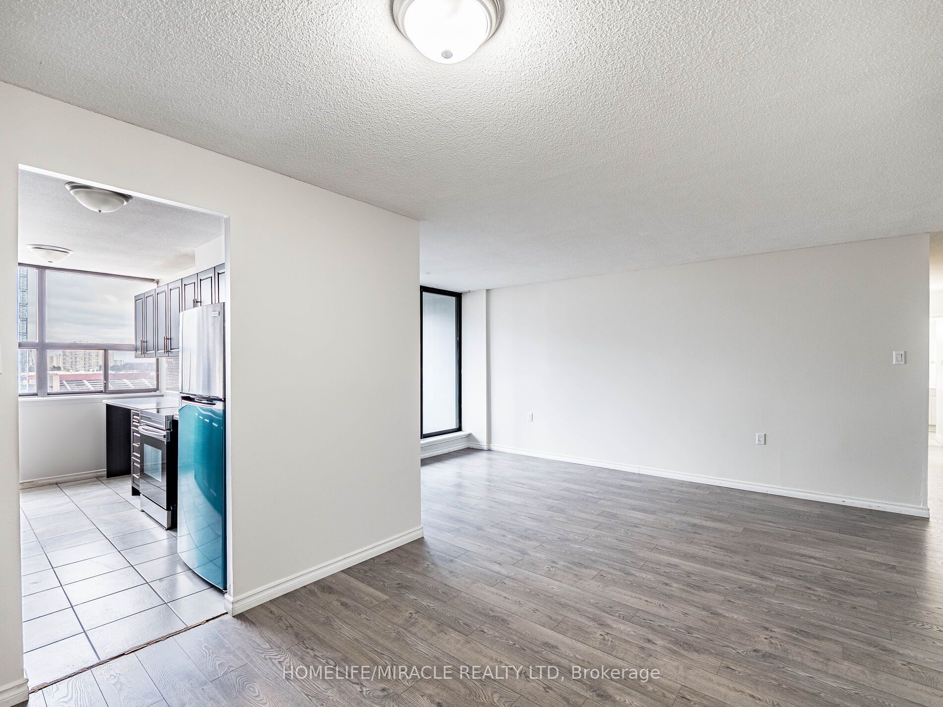#1208 - 18 Knightbridge Road Property Photo 11