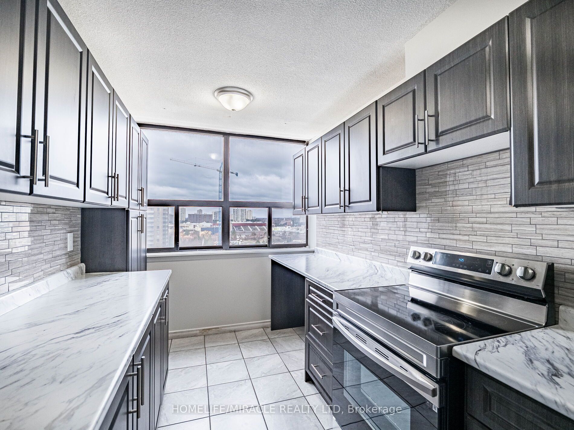 #1208 - 18 Knightbridge Road Property Photo 13