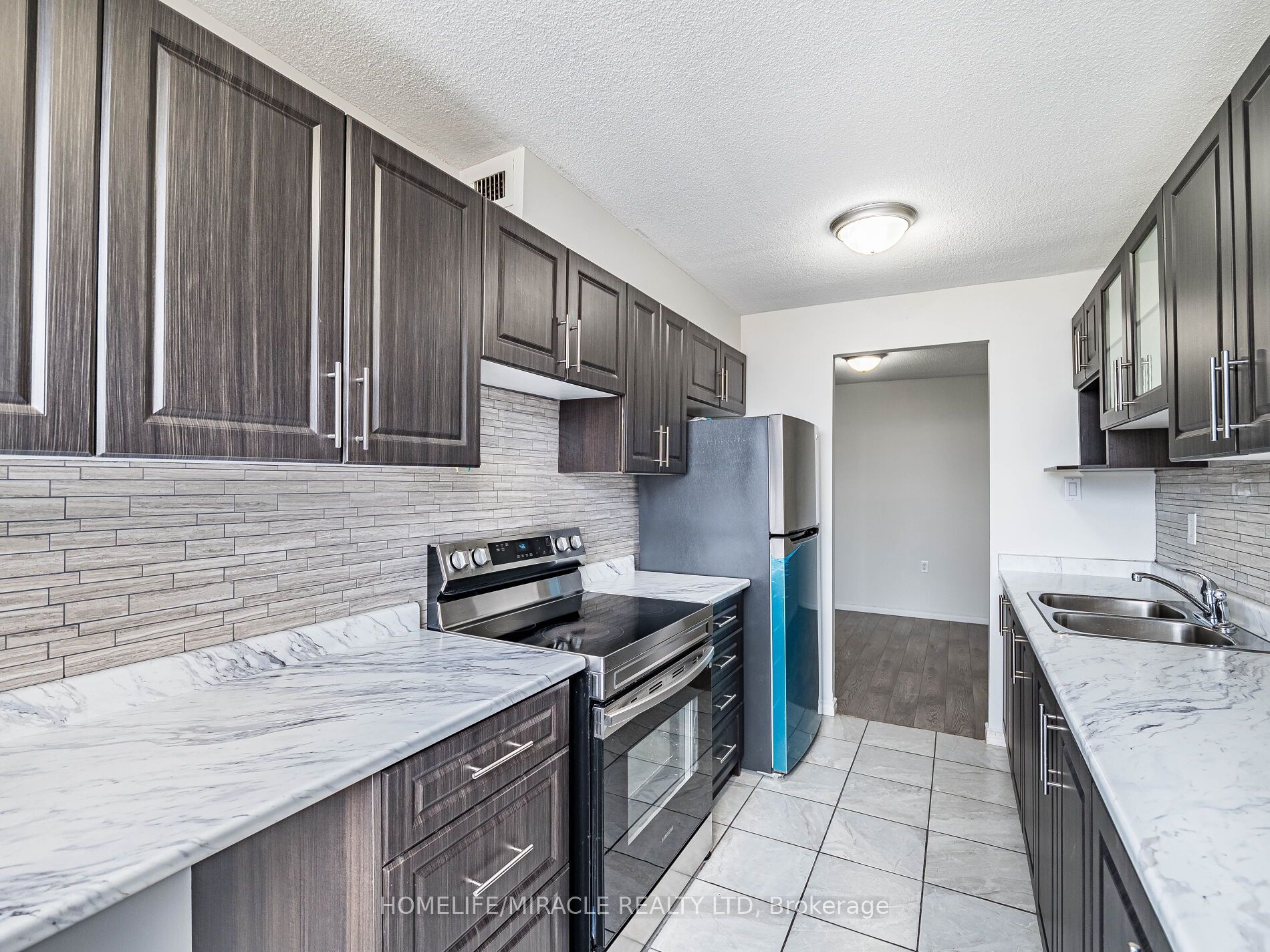#1208 - 18 Knightbridge Road Property Photo 14