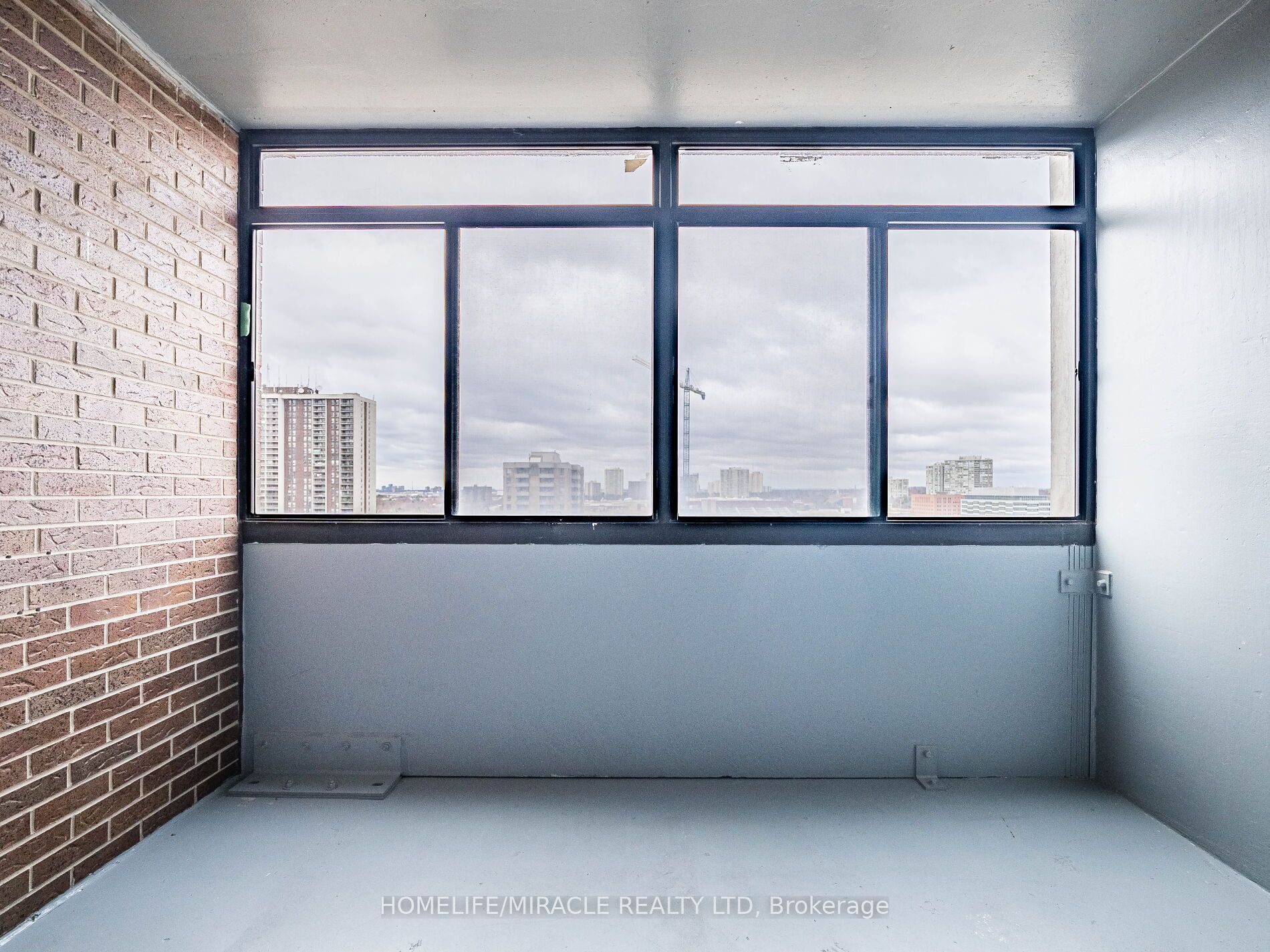 #1208 - 18 Knightbridge Road Property Photo 16