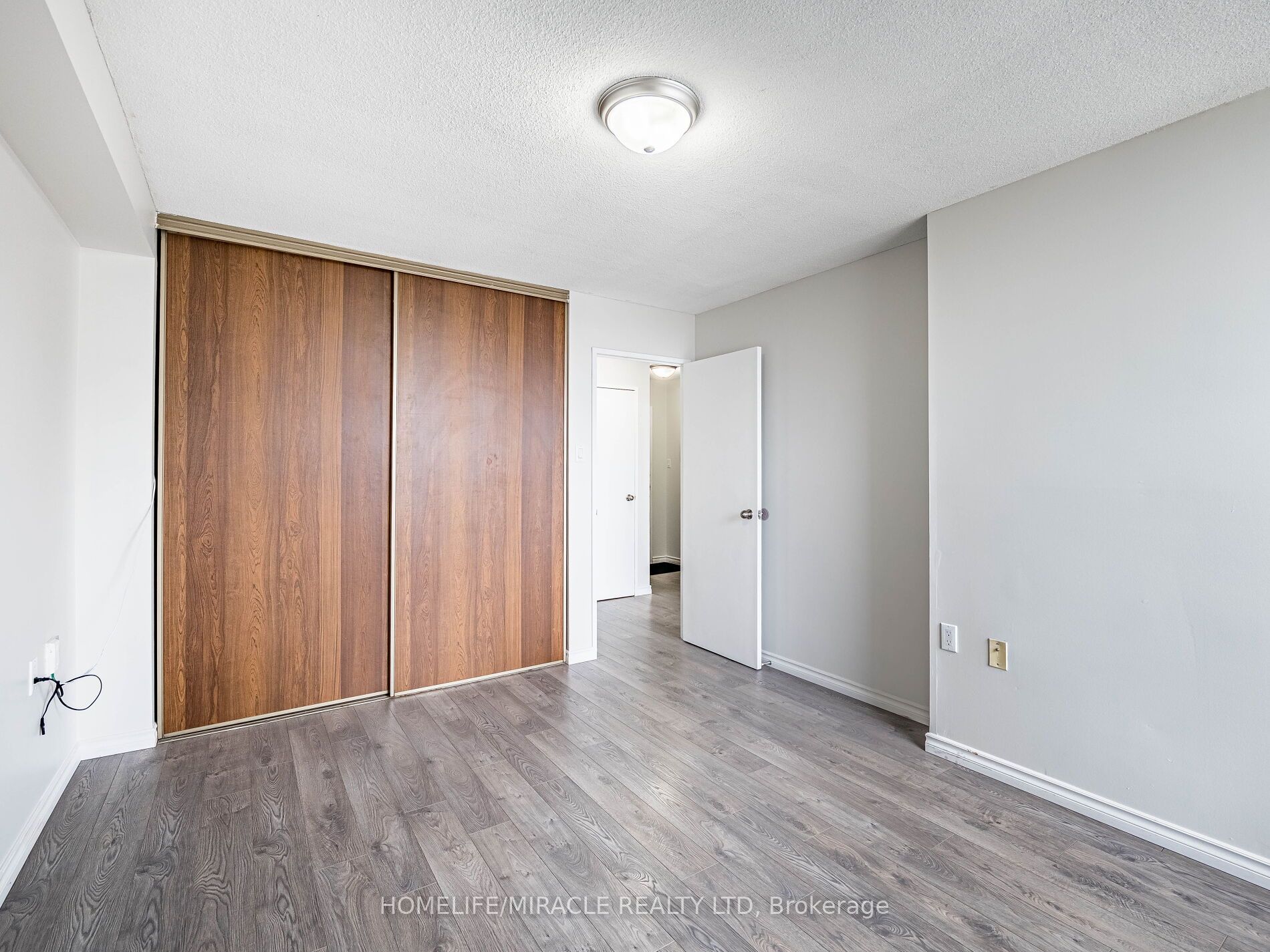 #1208 - 18 Knightbridge Road Property Photo 20