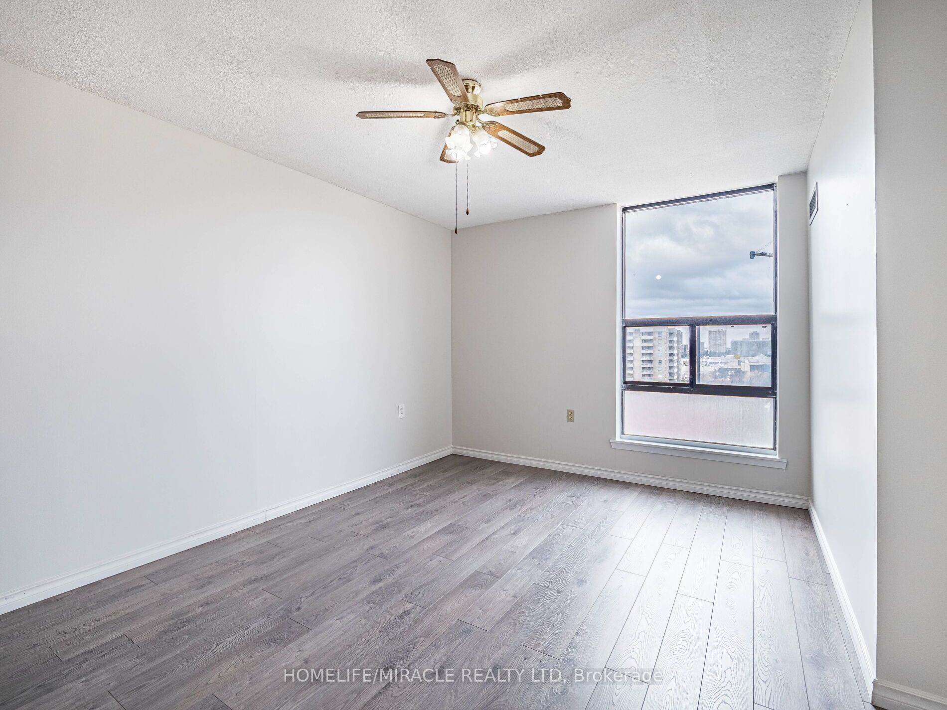 #1208 - 18 Knightbridge Road Property Photo 21