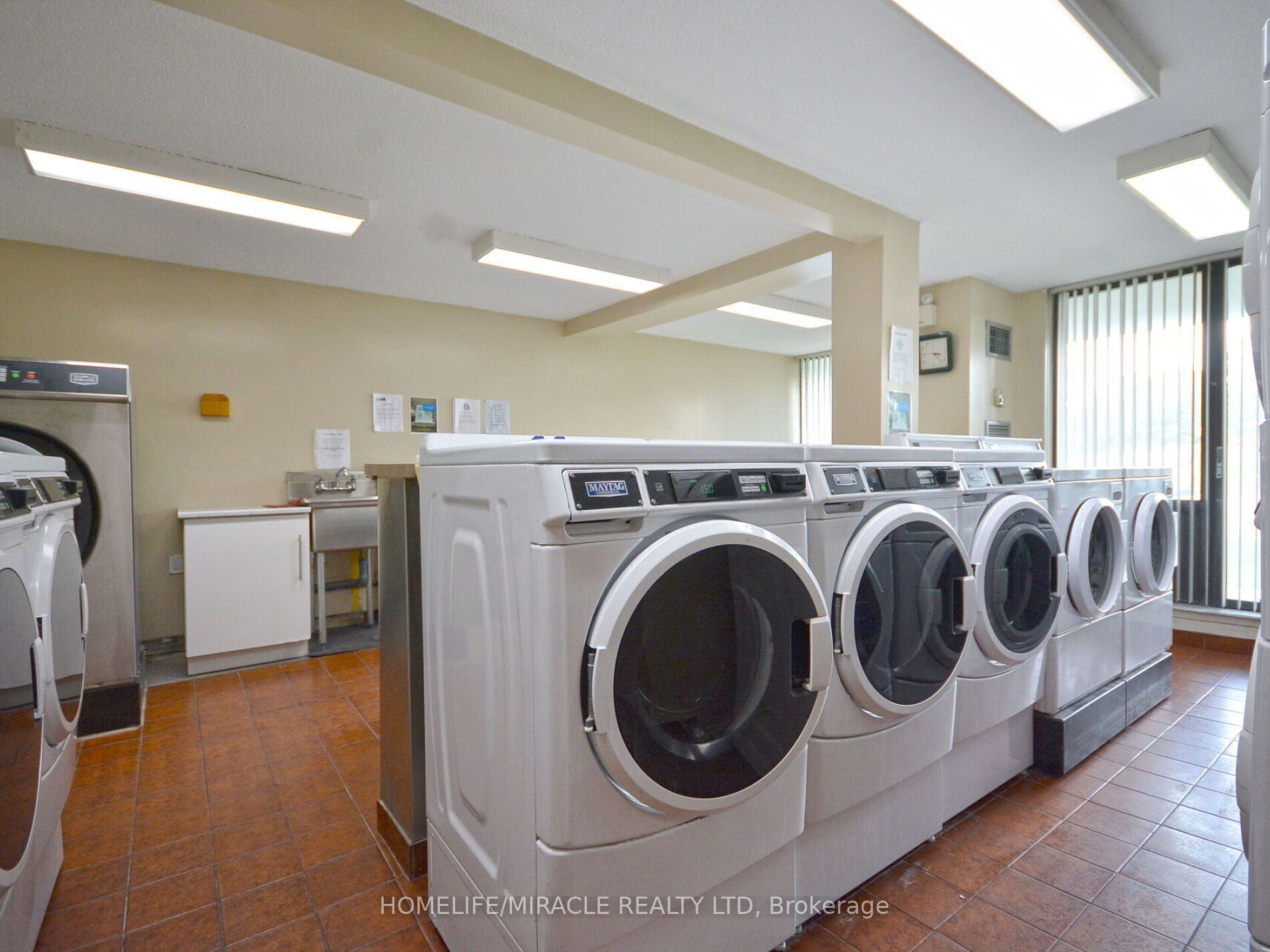 #1208 - 18 Knightbridge Road Property Photo 27