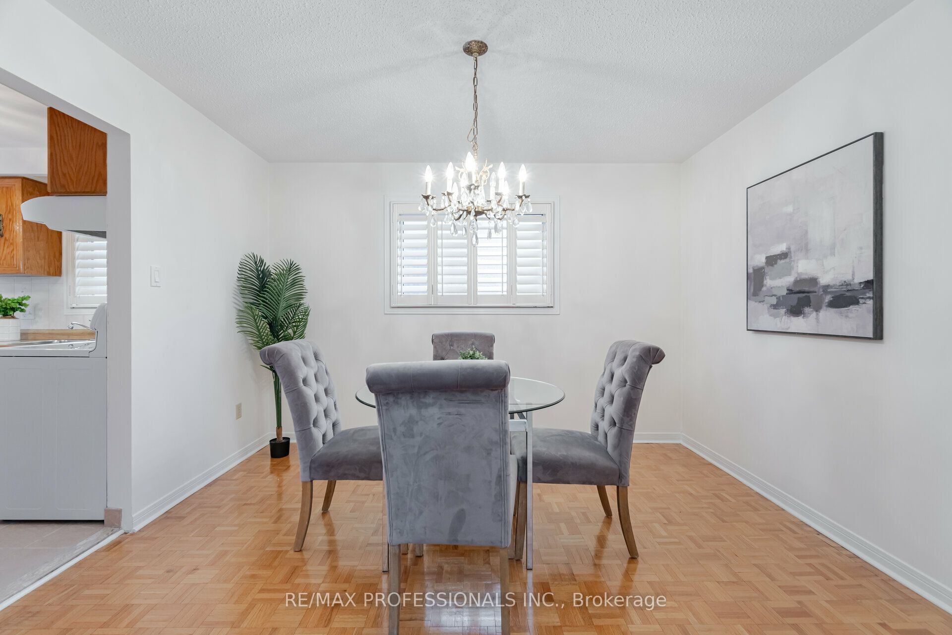 141 Kingsbridge Garden Circle Property Photo 6