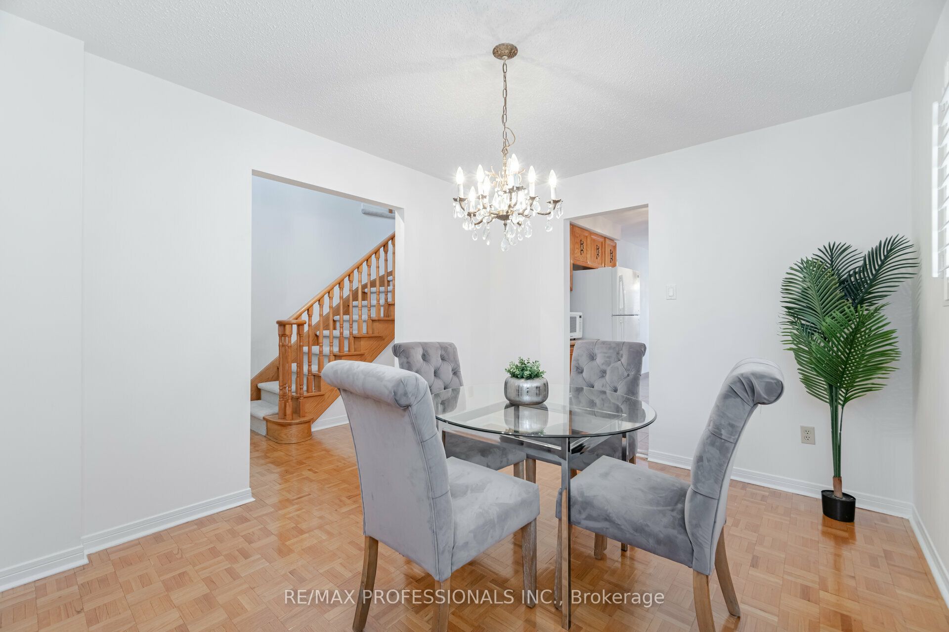 141 Kingsbridge Garden Circle Property Photo 7