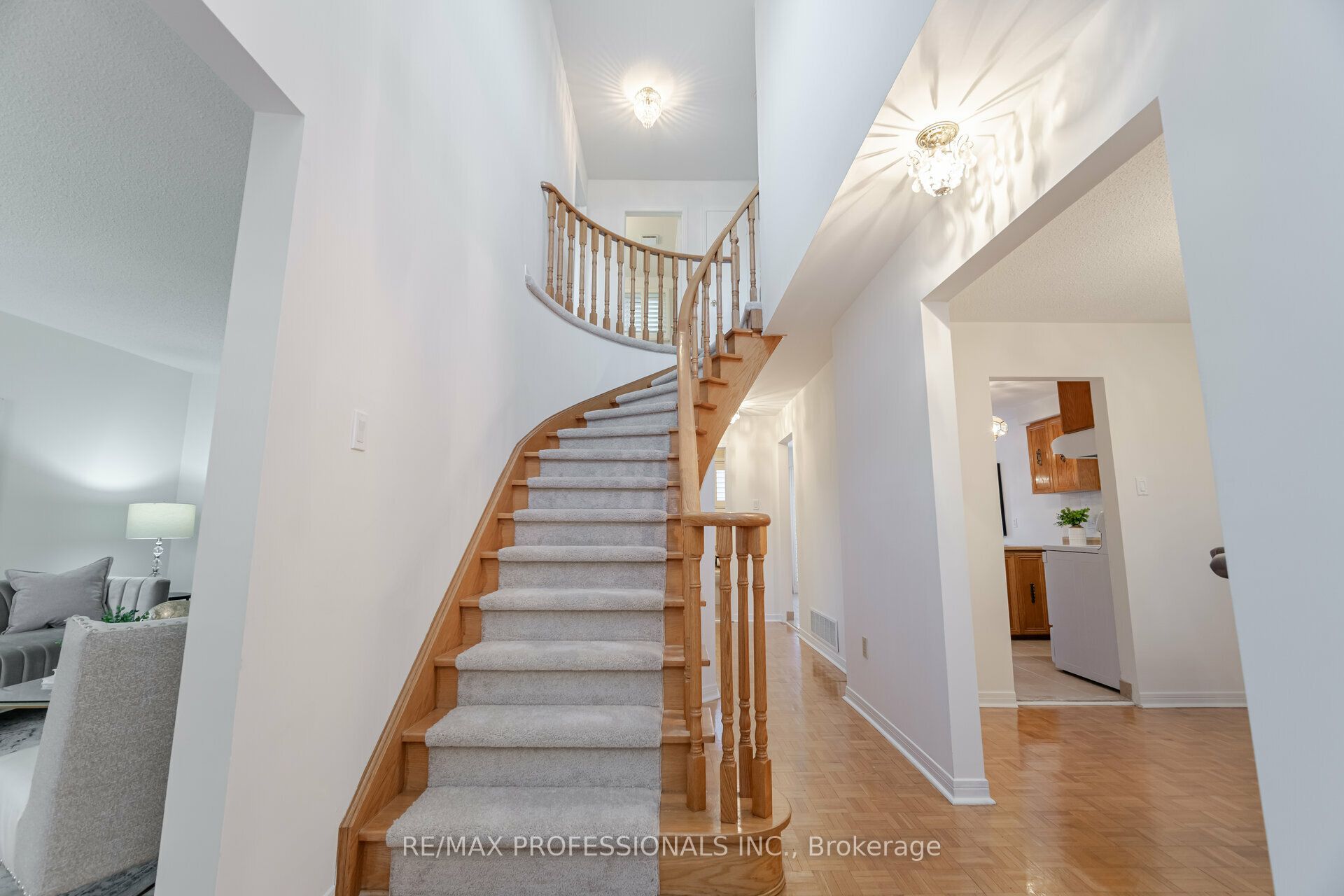 141 Kingsbridge Garden Circle Property Photo 16