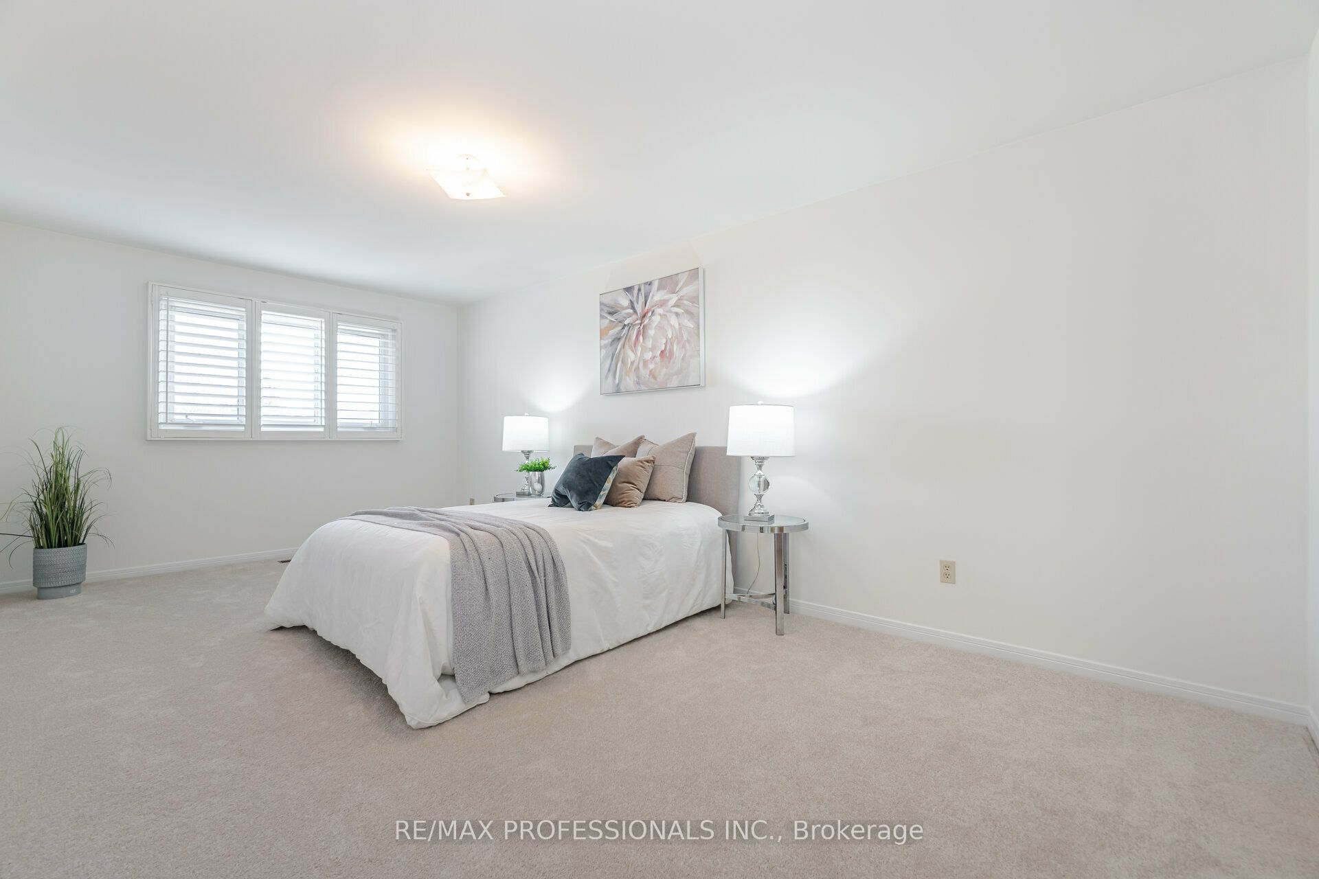 141 Kingsbridge Garden Circle Property Photo 17
