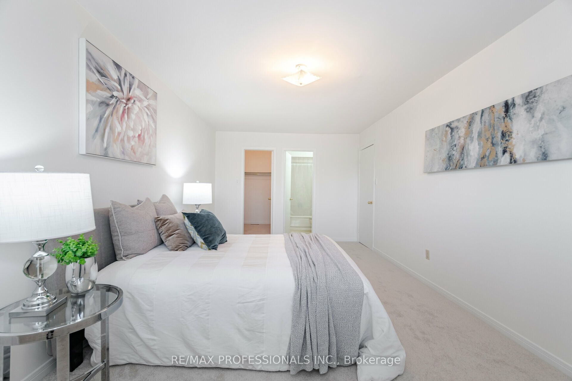 141 Kingsbridge Garden Circle Property Photo 18