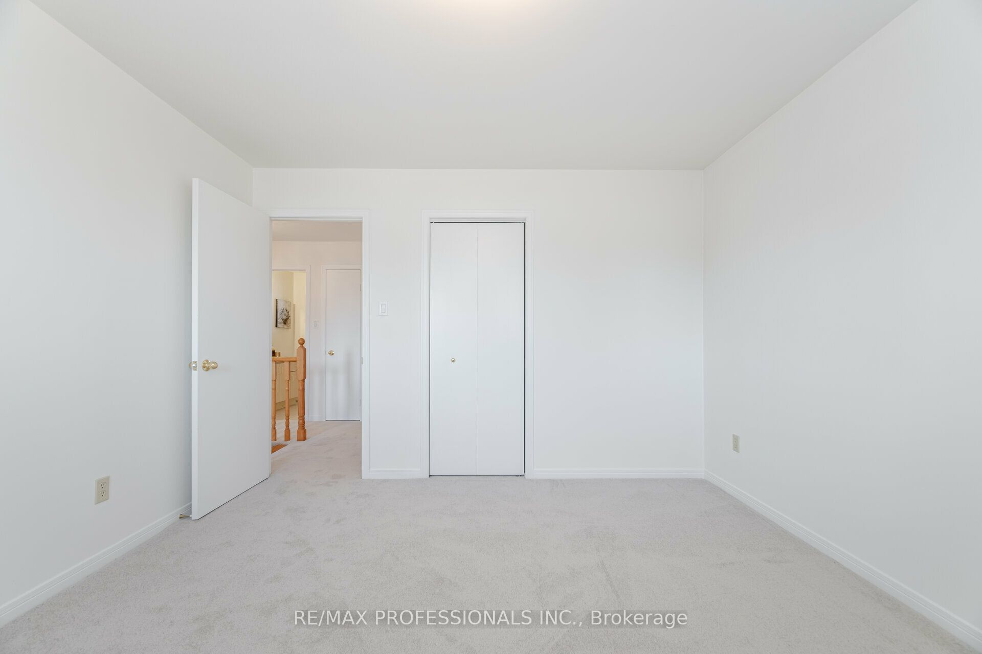 141 Kingsbridge Garden Circle Property Photo 21
