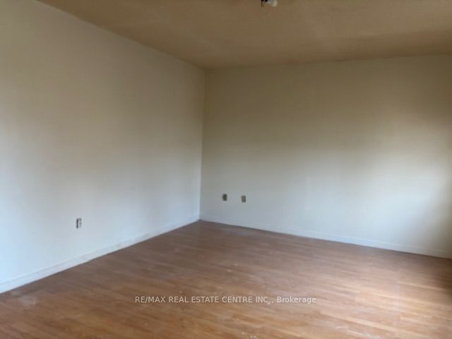 157 Ecclestone Drive Property Photo 4