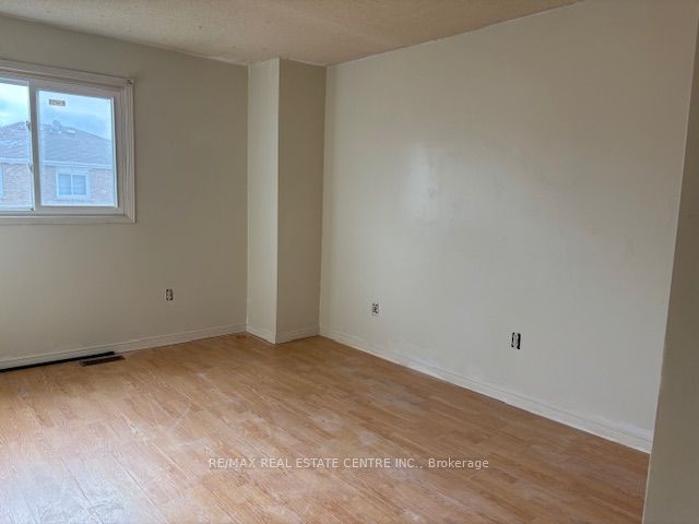 157 Ecclestone Drive Property Photo 8