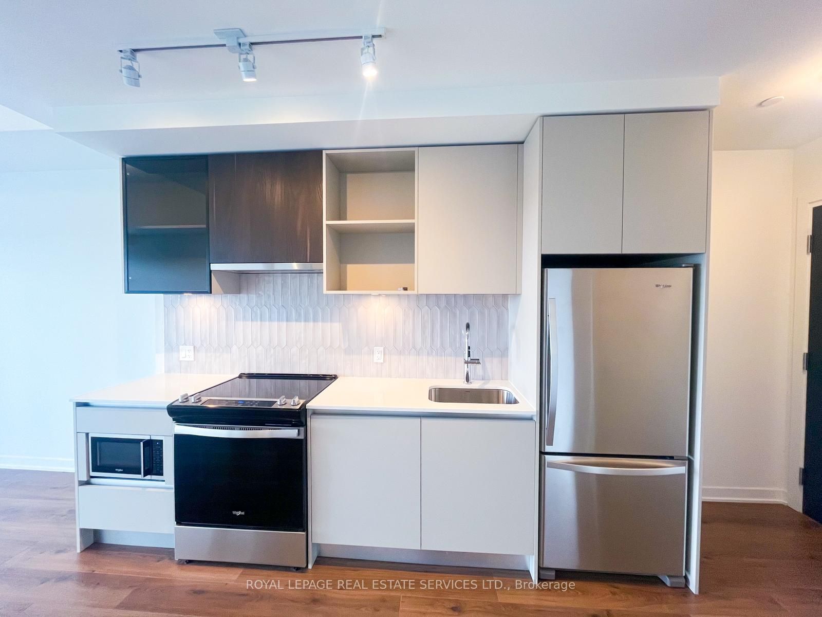 #0 - 395 Dundas Street Property Photo 2