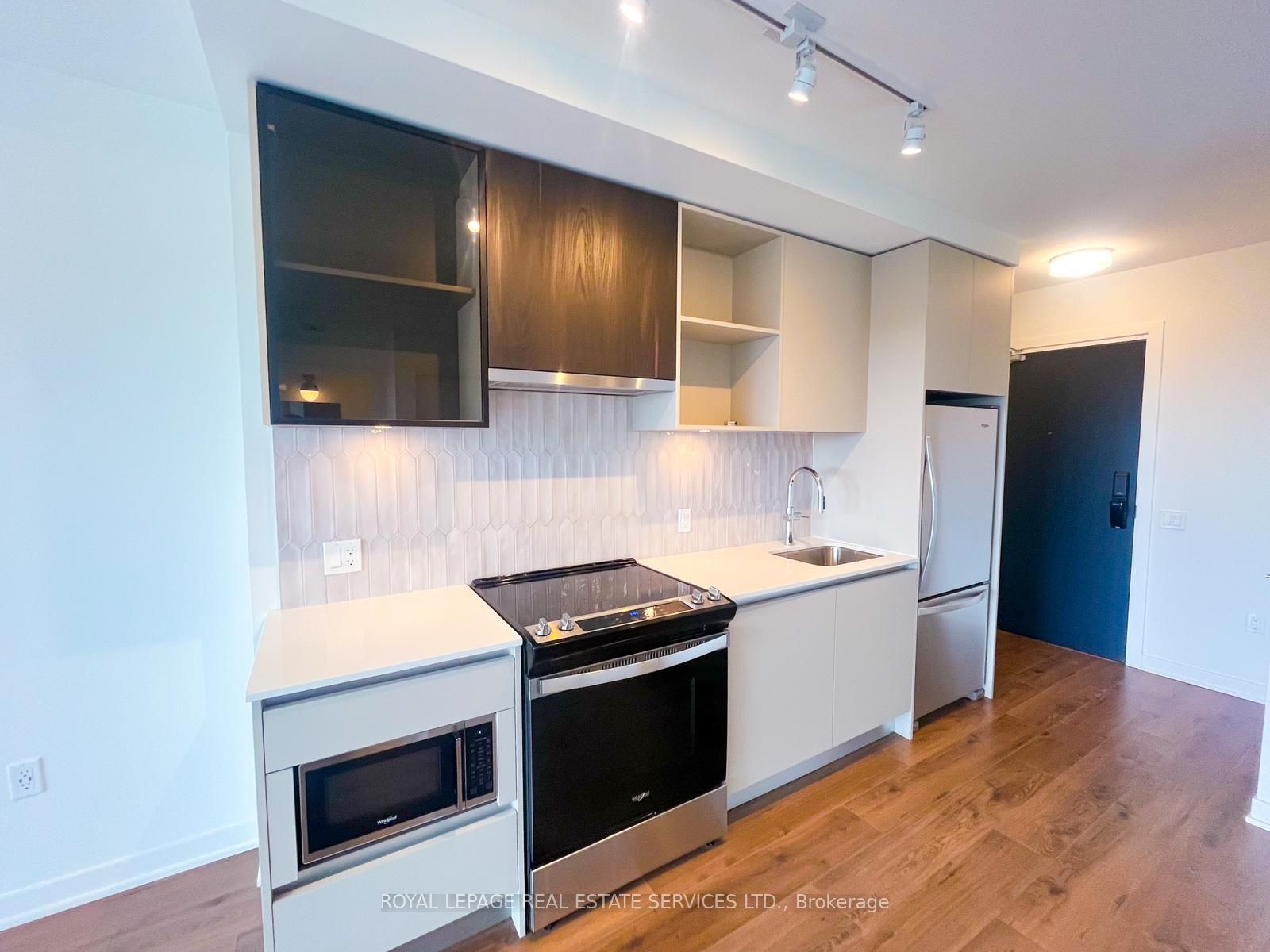 #0 - 395 Dundas Street Property Photo 3