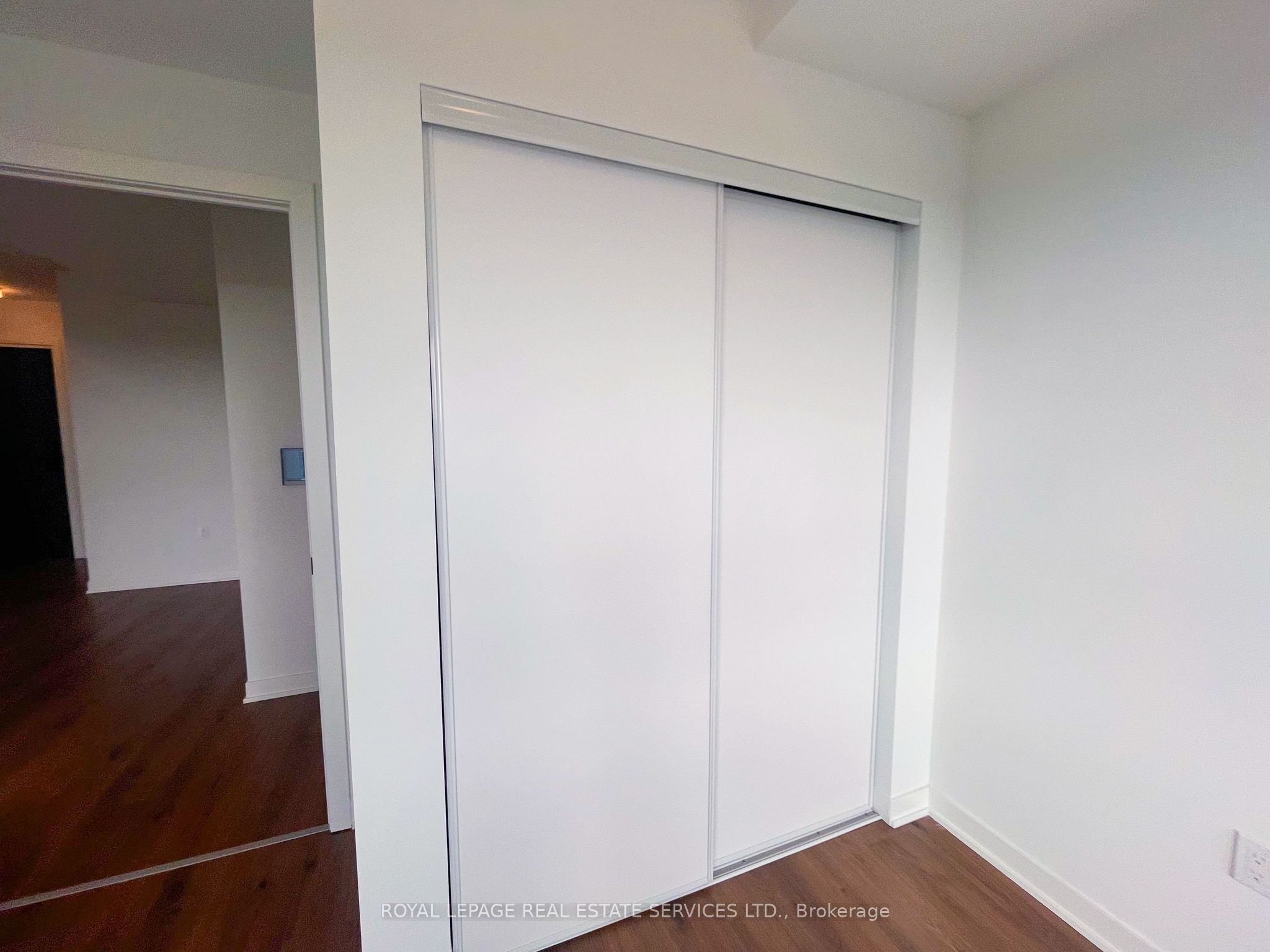 #0 - 395 Dundas Street Property Photo 10