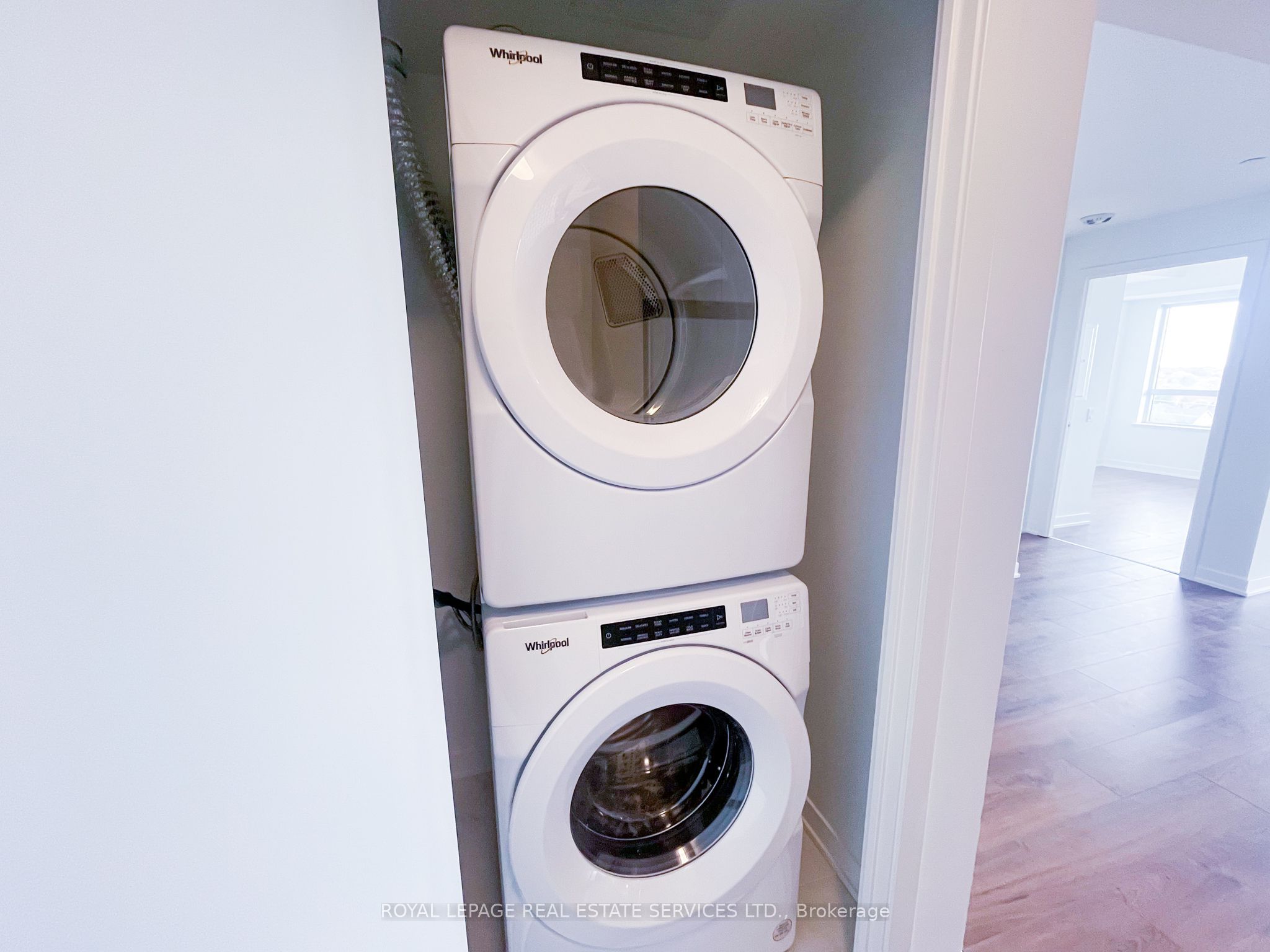 #0 - 395 Dundas Street Property Photo 11