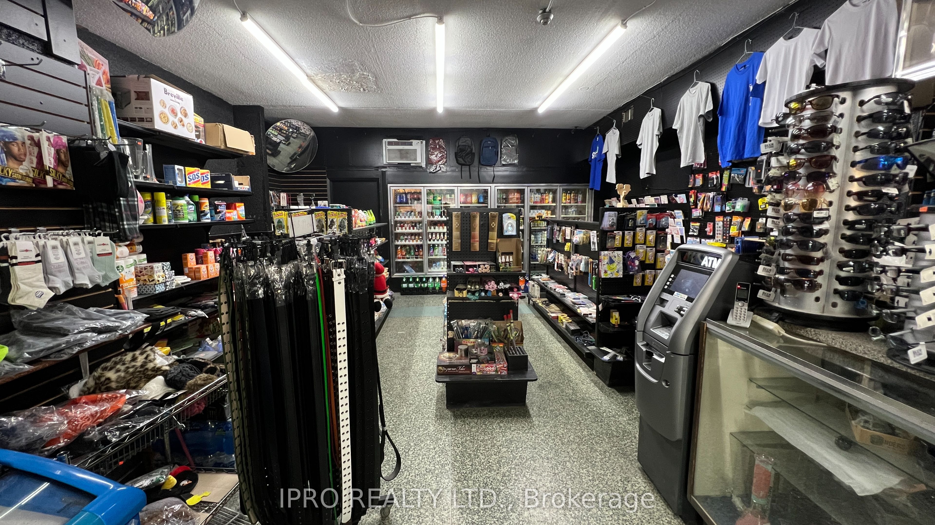 #unit 11 - 2111 Jane Street Property Photo 3