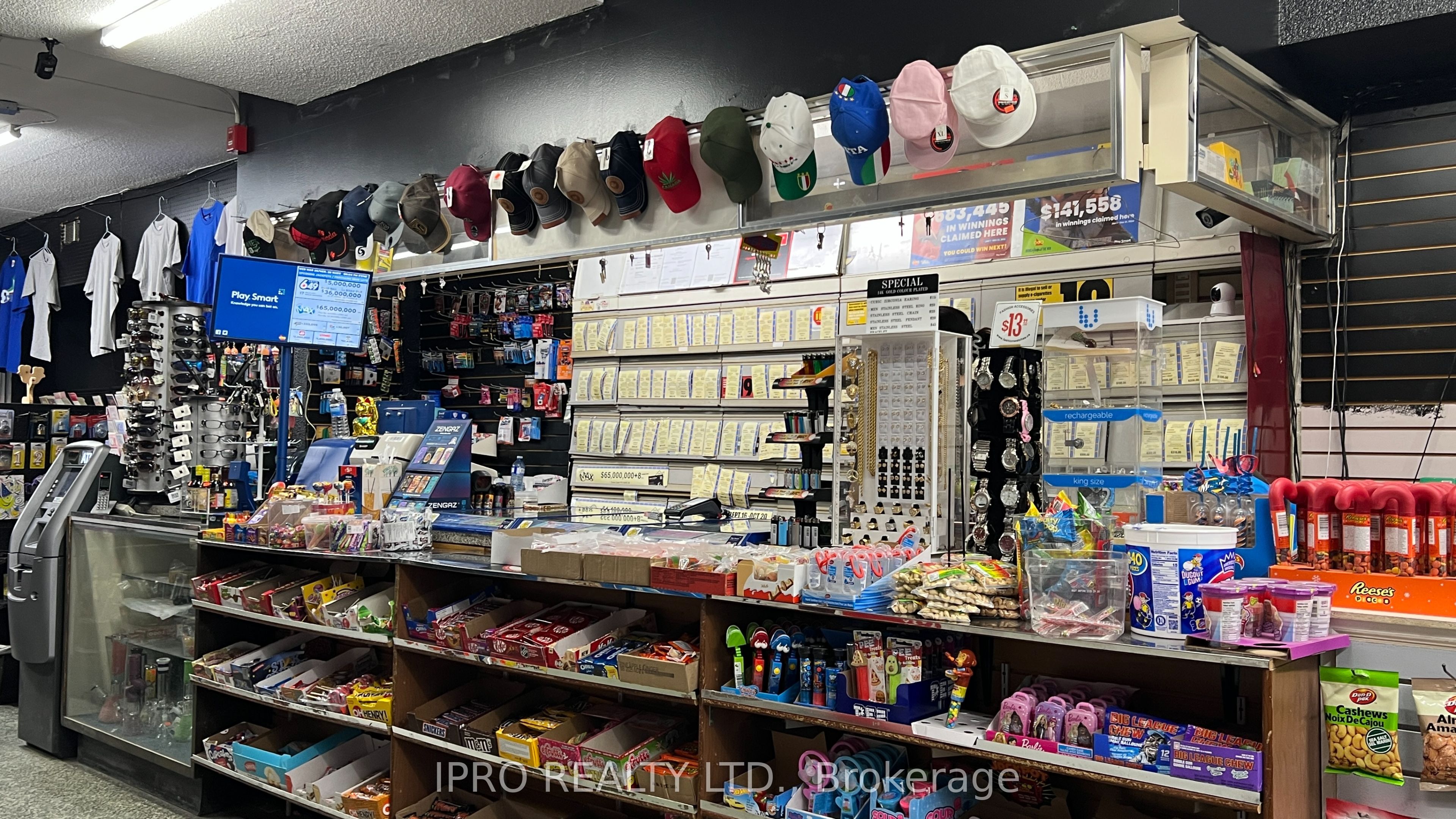 #unit 11 - 2111 Jane Street Property Photo 11