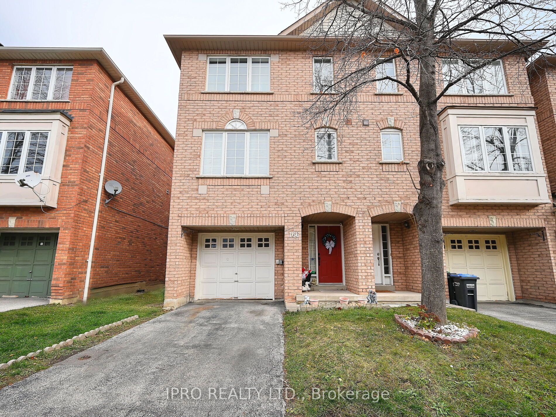 #166 - 80 Acorn Place Property Photo 1