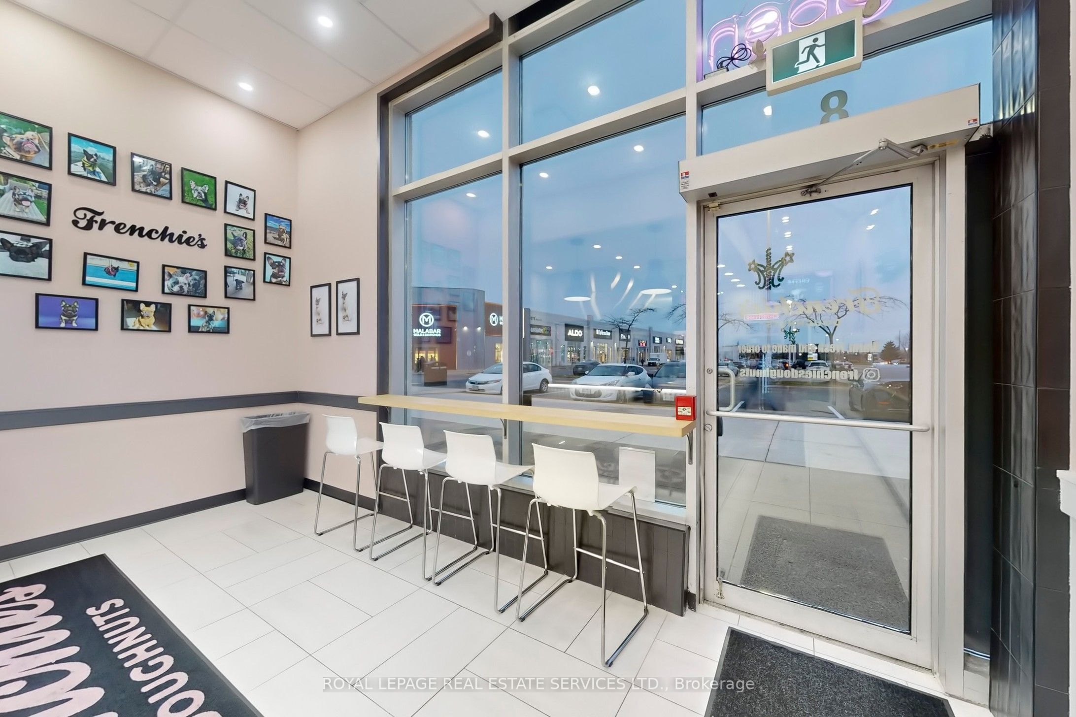 6045 Mavis Road Property Photo 6