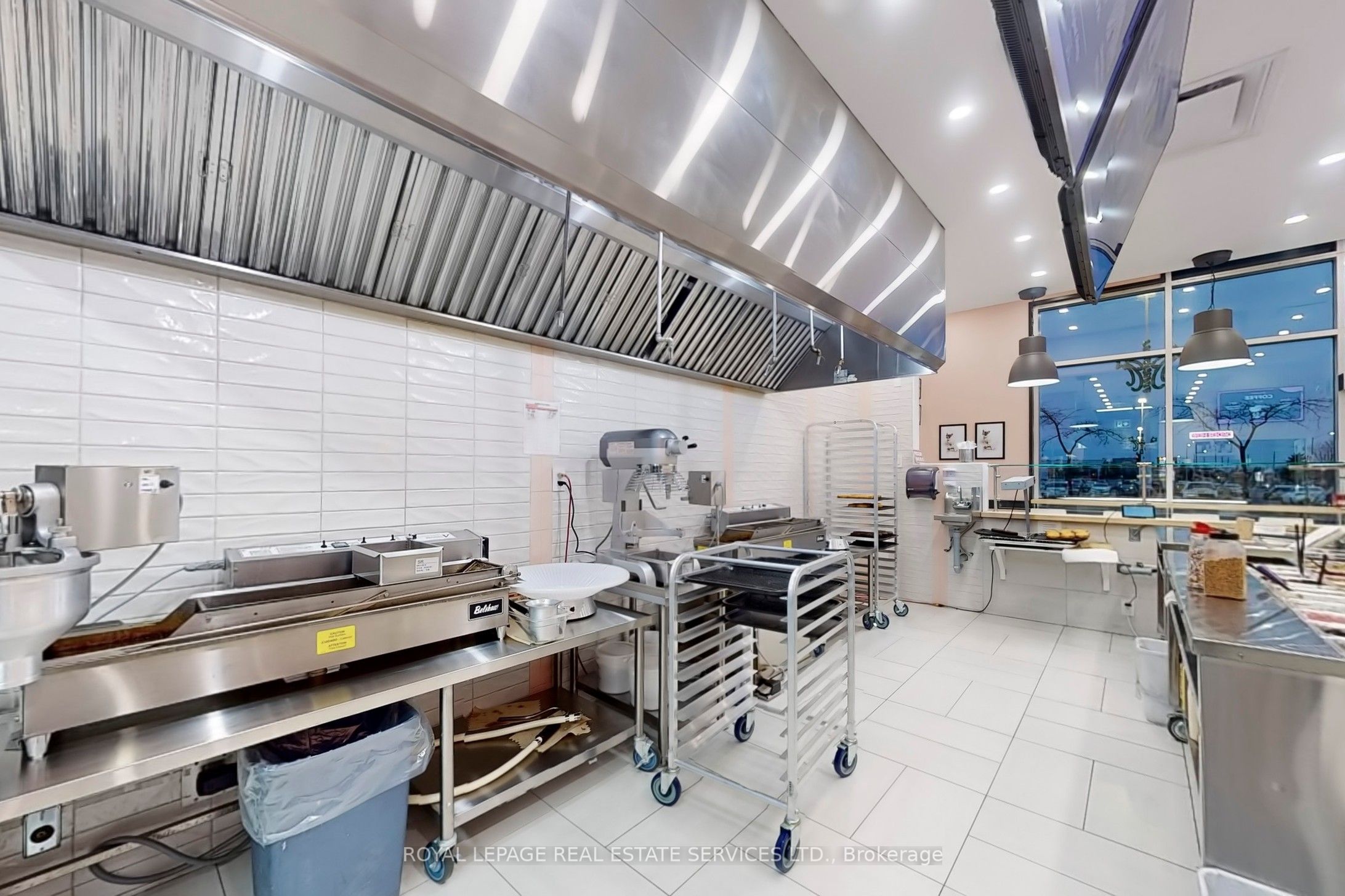 6045 Mavis Road Property Photo 12